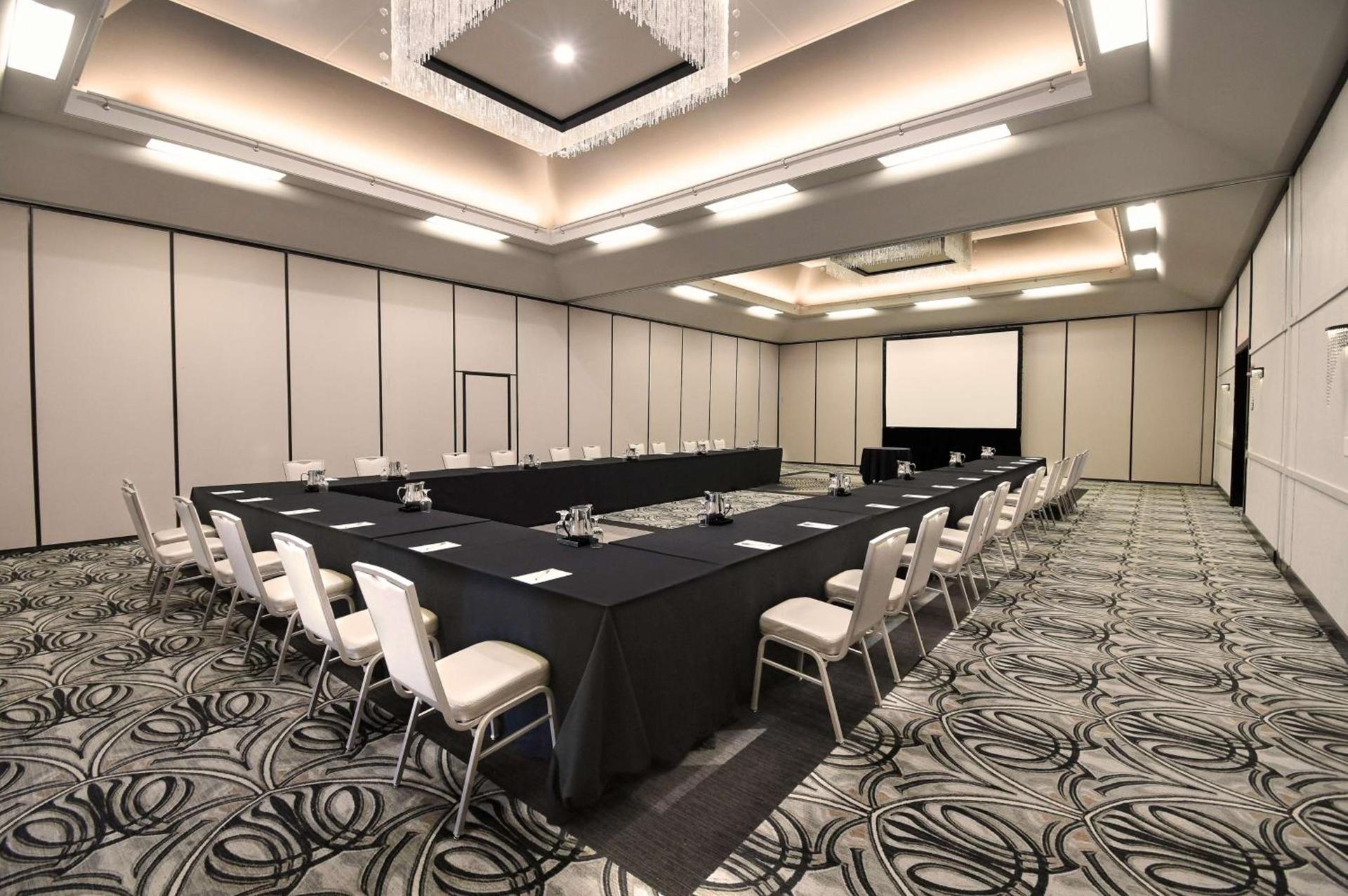 Hilton Garden Inn South Bend photo 45