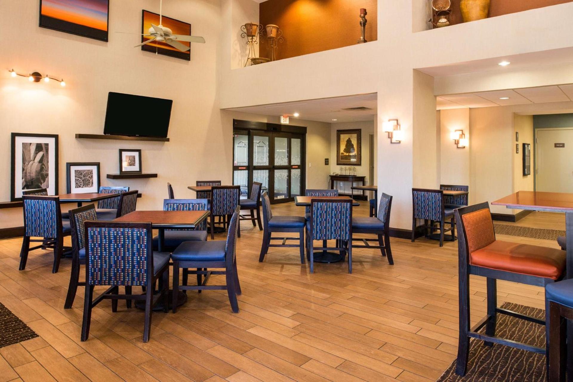Hampton Inn and Suites Schertz photo 6