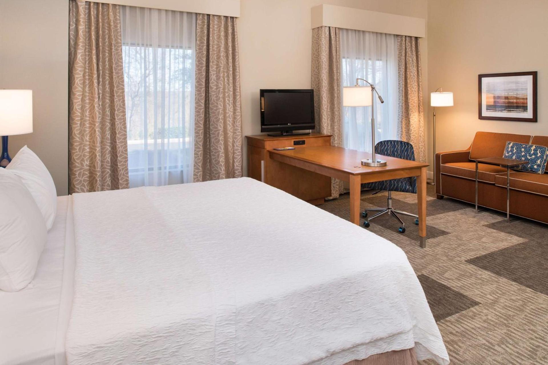 Hampton Inn and Suites Schertz photo 32