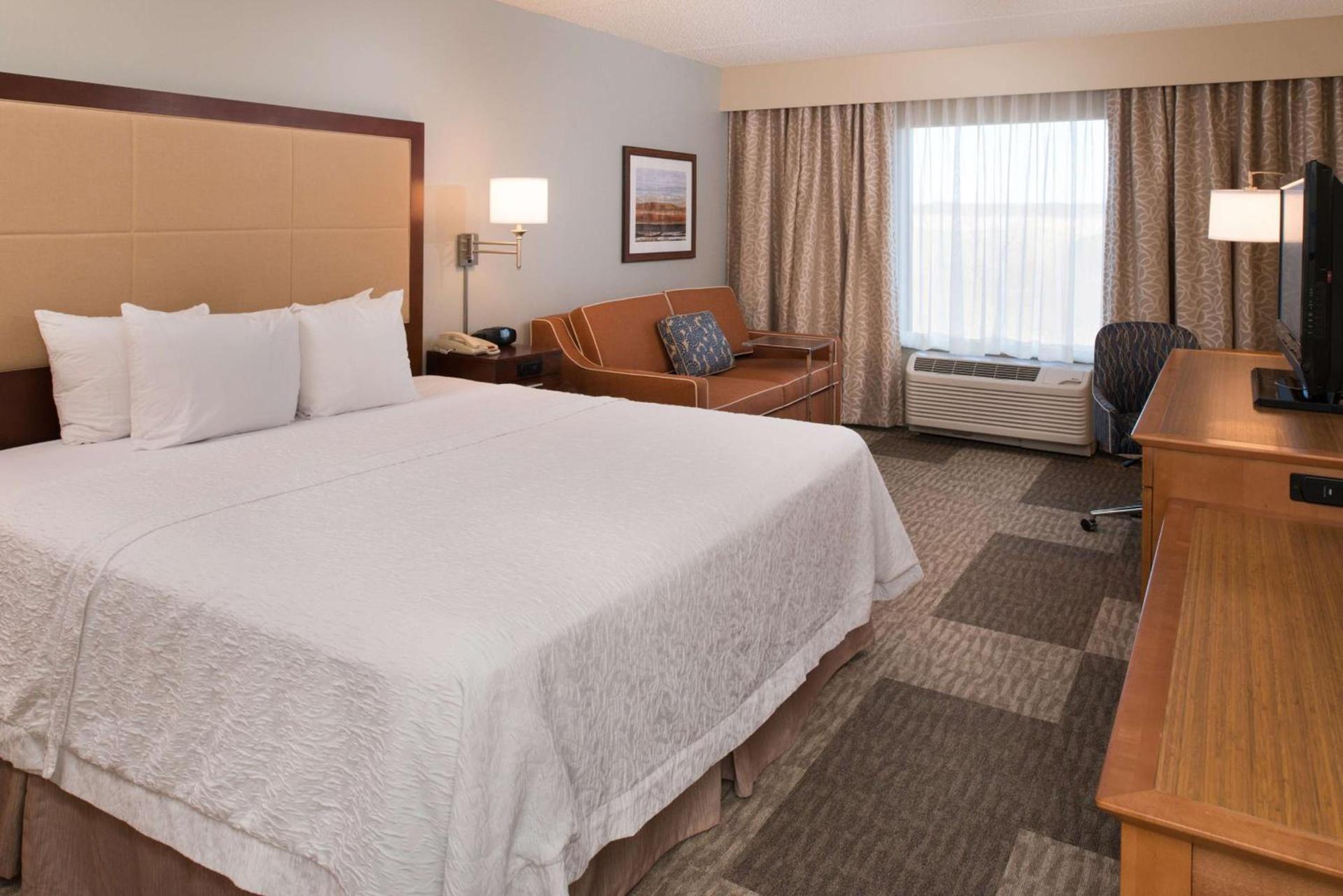 Hampton Inn and Suites Schertz photo 35