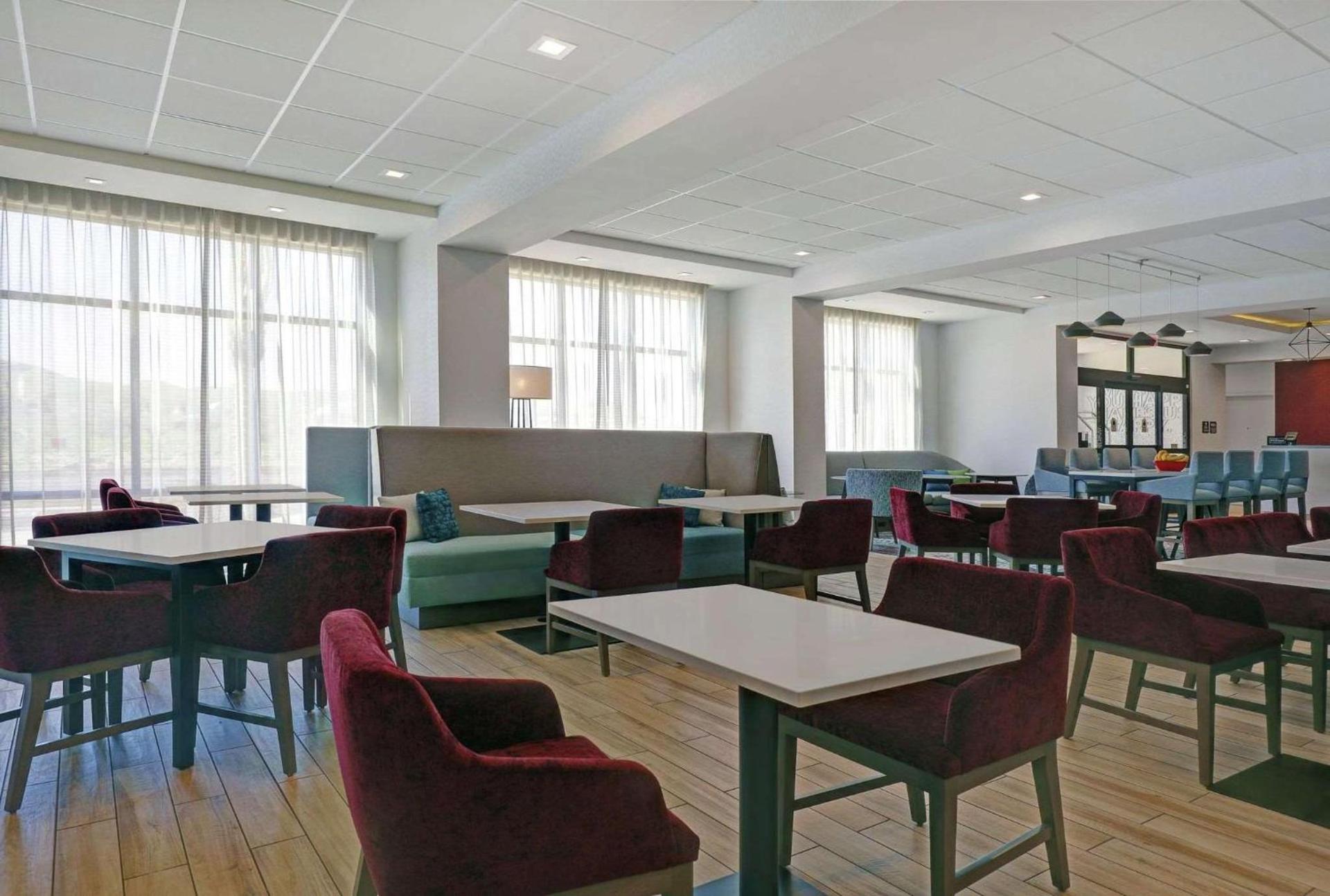 Hampton Inn Patterson, Ca photo 9
