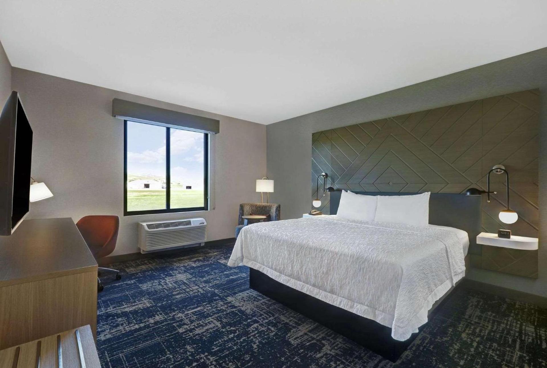 Hampton Inn Patterson, Ca photo 23