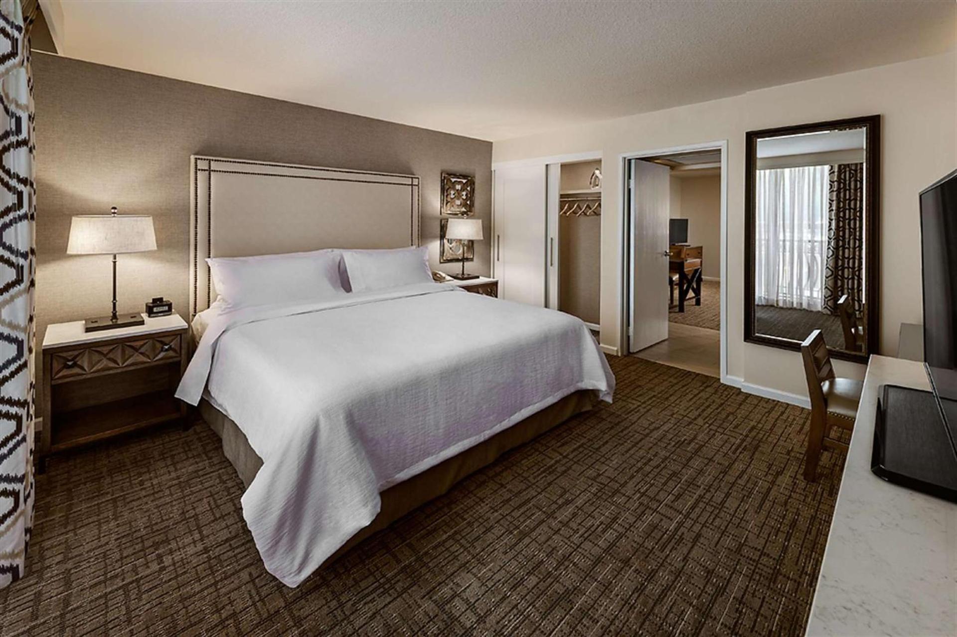 Embassy Suites by Hilton Scottsdale Resort photo 18