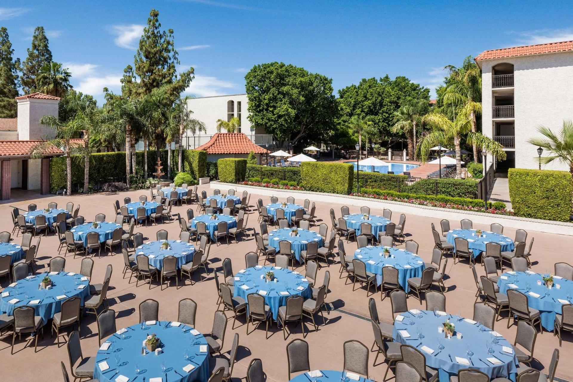 Embassy Suites by Hilton Scottsdale Resort photo 34
