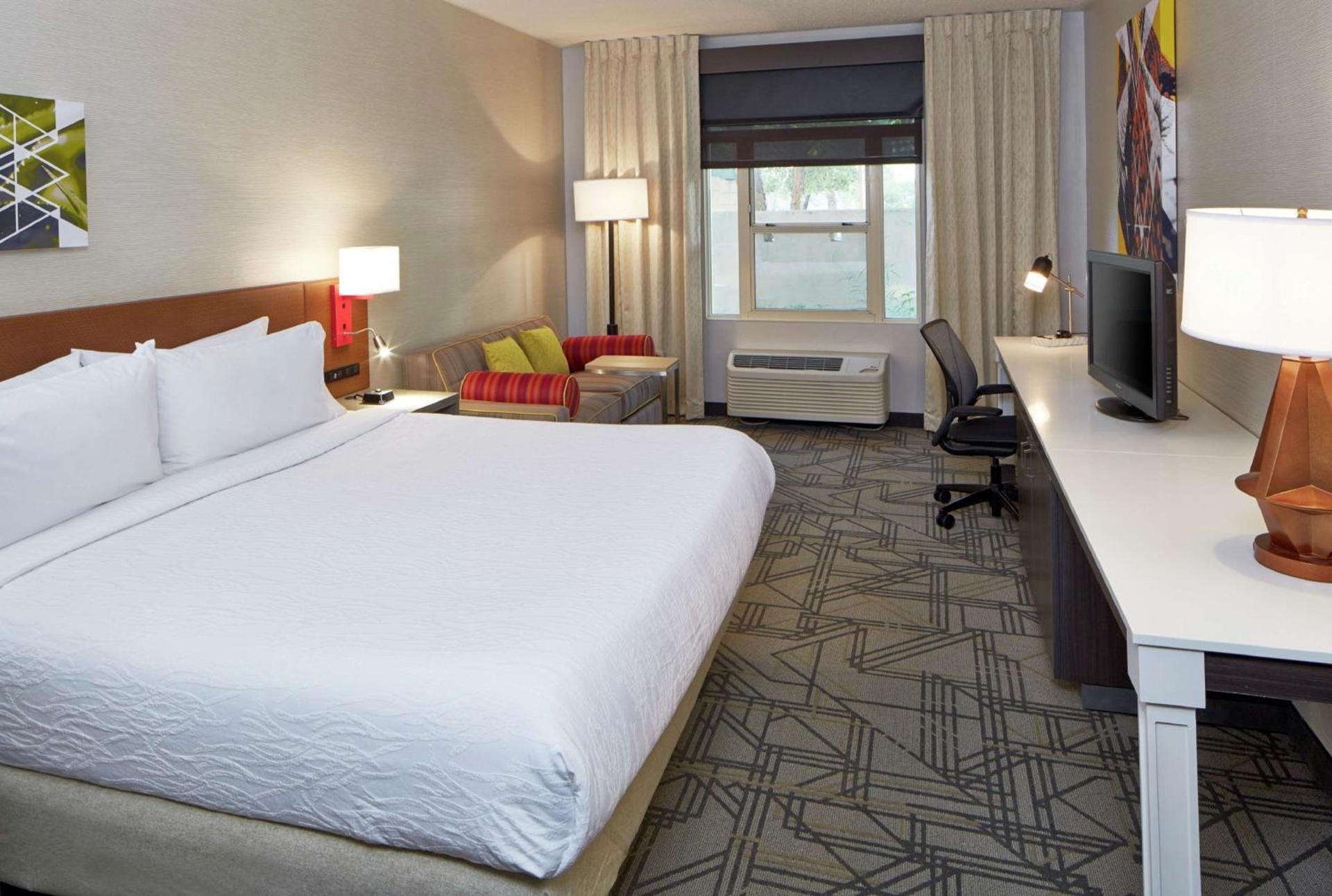 Hilton Garden Inn Scottsdale Old Town photo 38