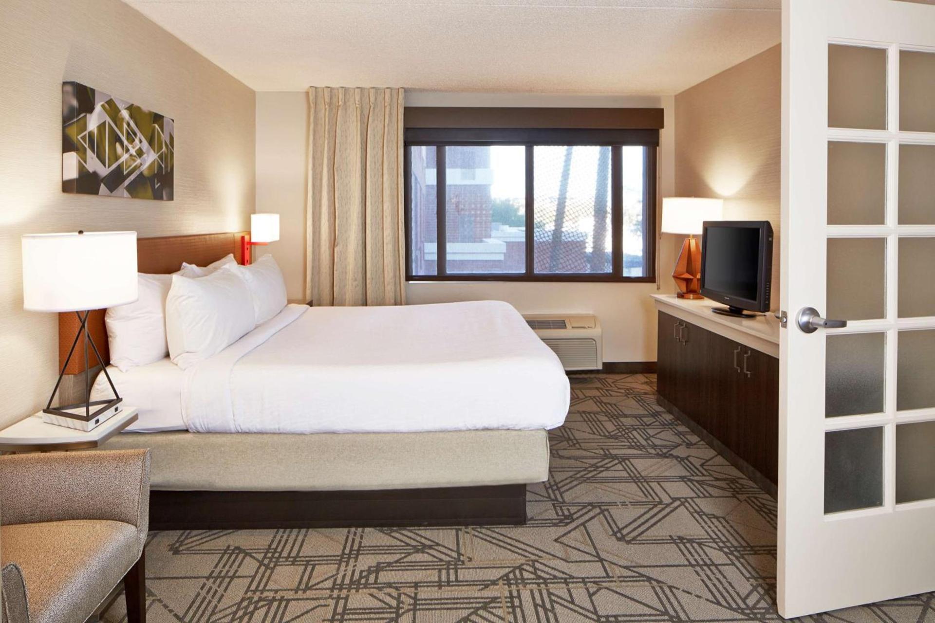 Hilton Garden Inn Scottsdale Old Town photo 48