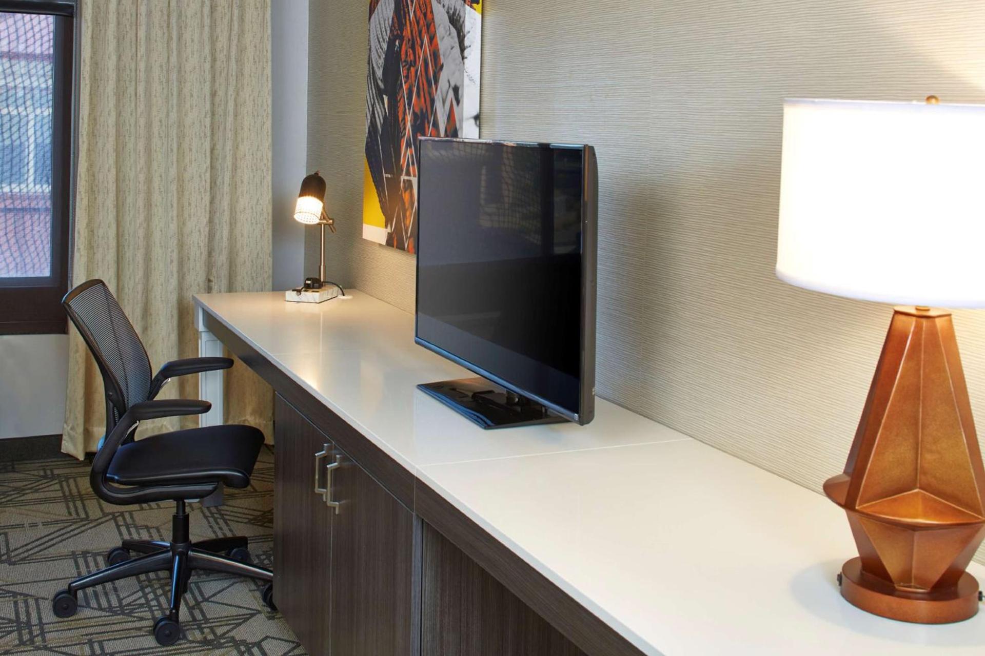 Hilton Garden Inn Scottsdale Old Town photo 53
