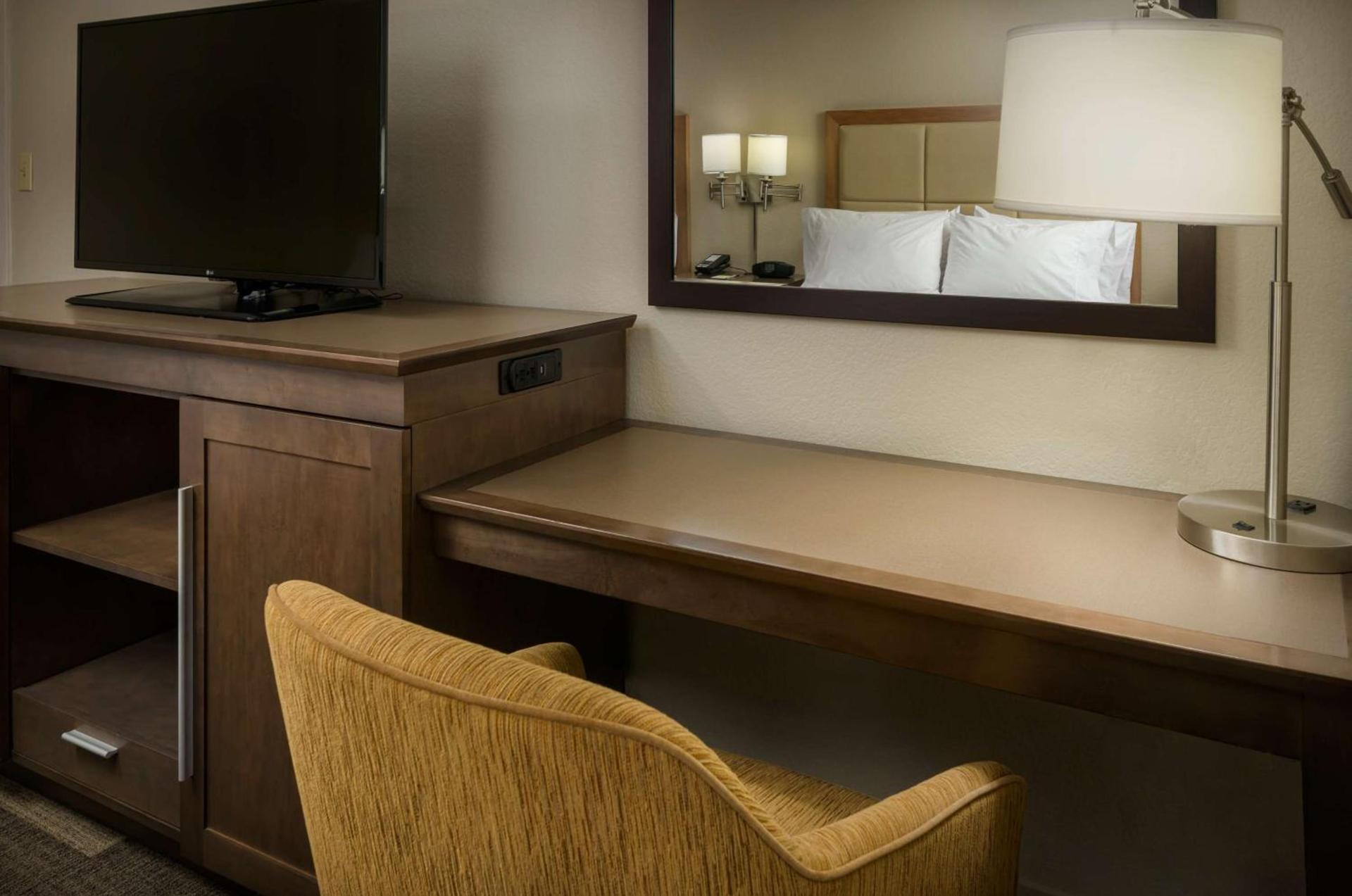 Hampton Inn & Suites Phoenix/Scottsdale photo 29
