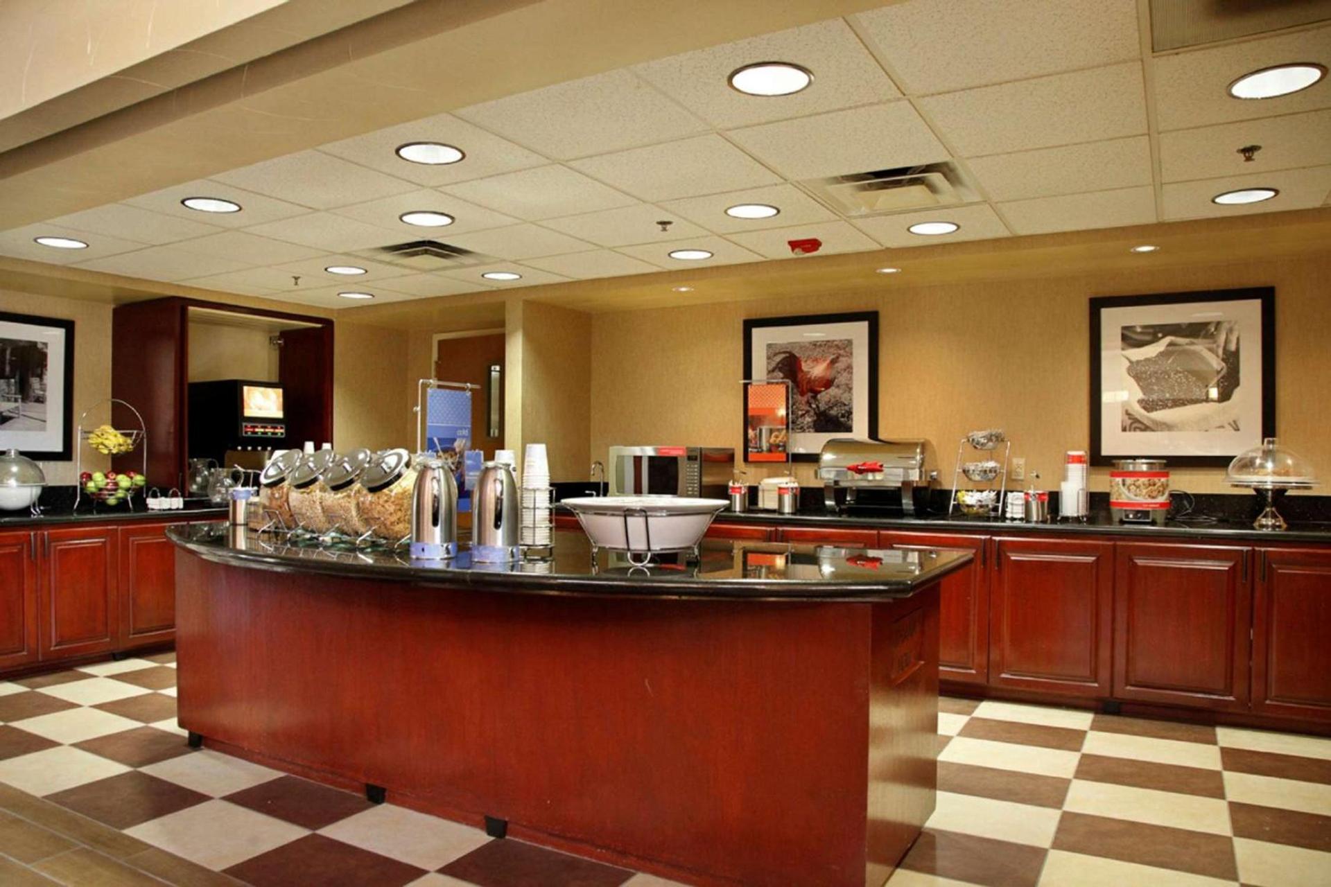 Hampton Inn & Suites Phoenix/Scottsdale photo 9