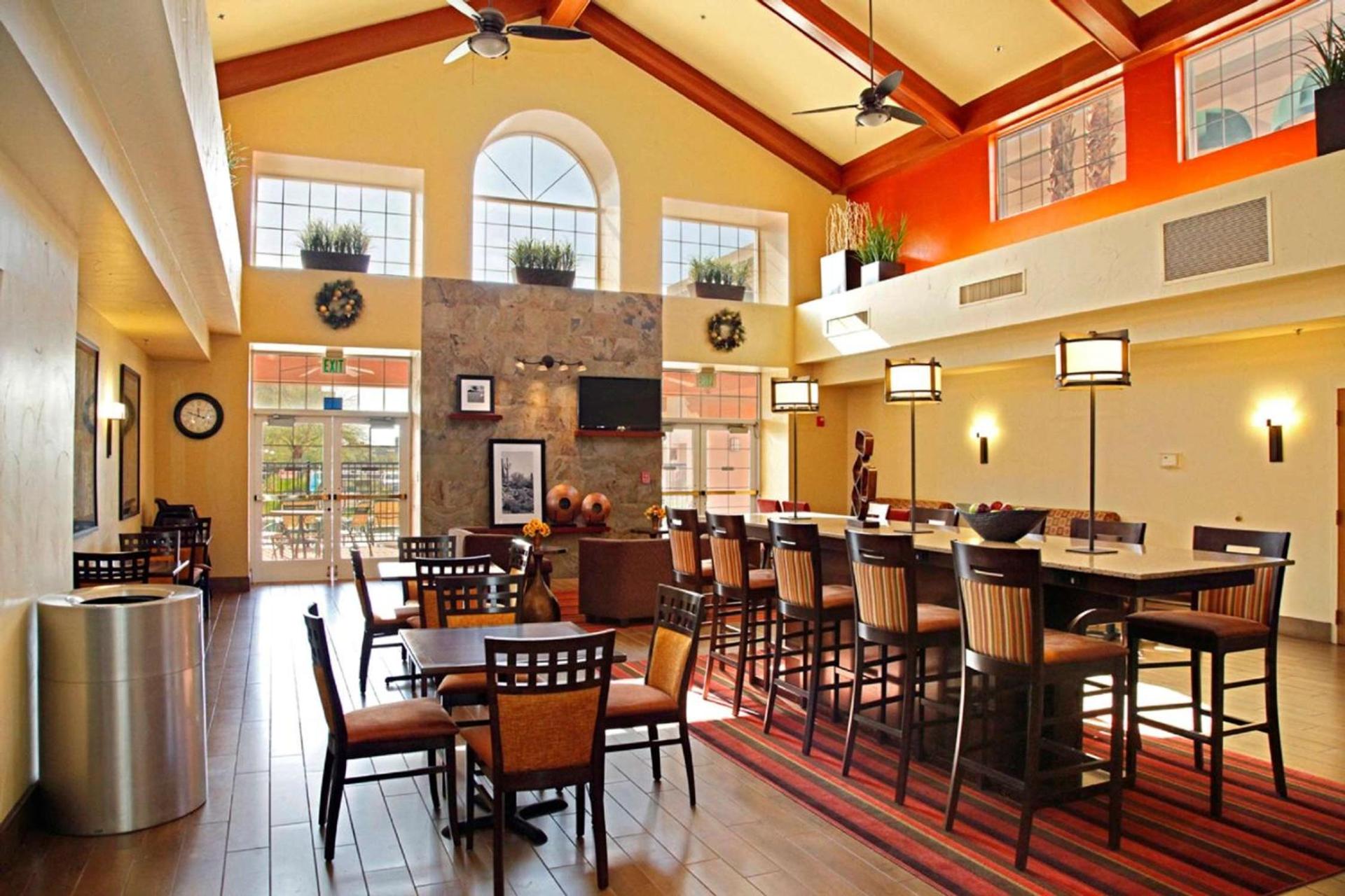 Hampton Inn & Suites Phoenix/Scottsdale photo 10