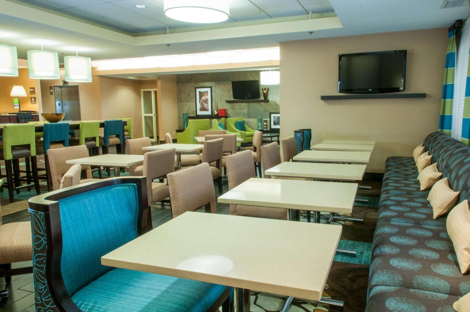 Hampton Inn Clarksville photo 11
