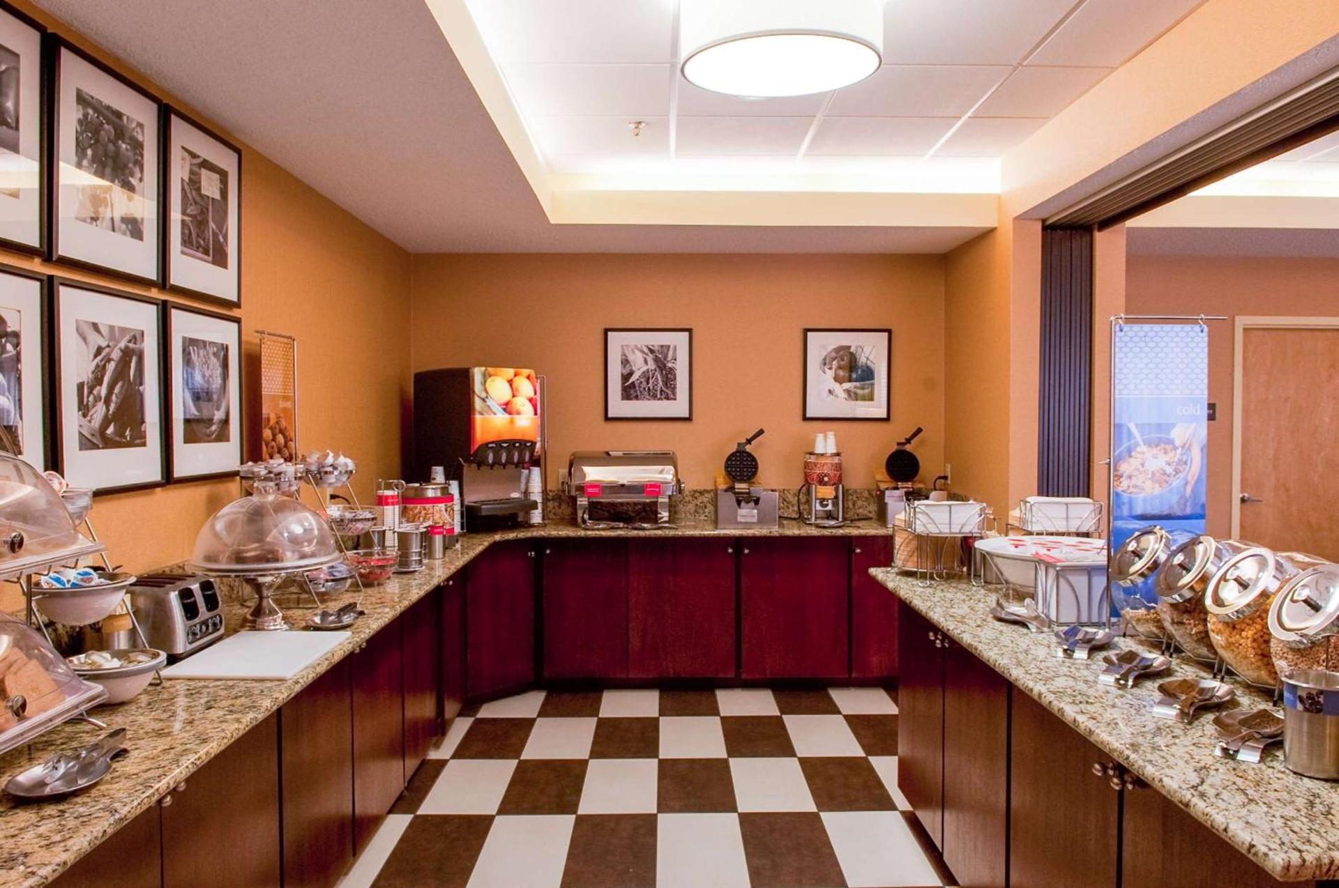 Hampton Inn Clarksville photo 12