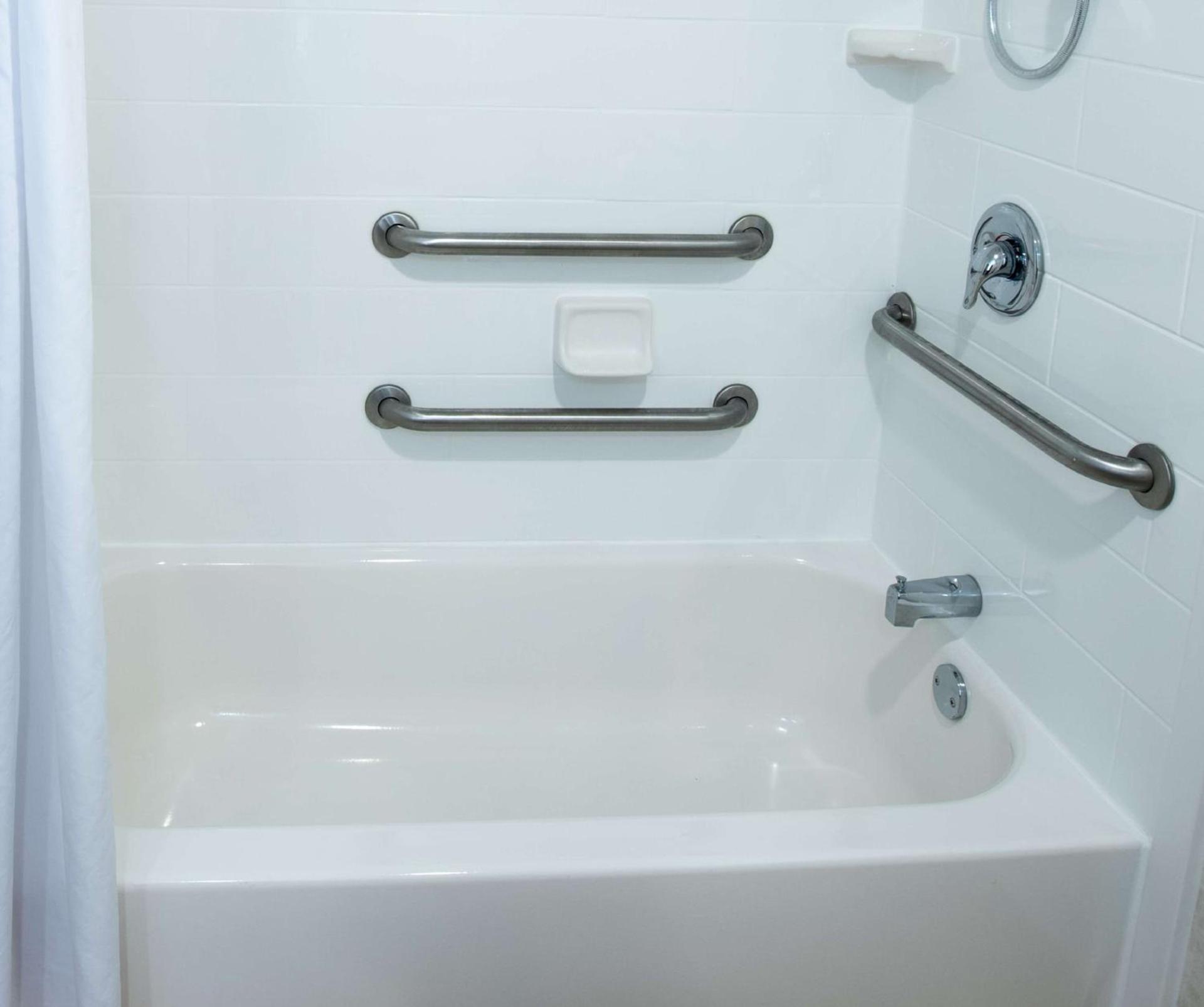 Hampton Inn Clarksville photo 20