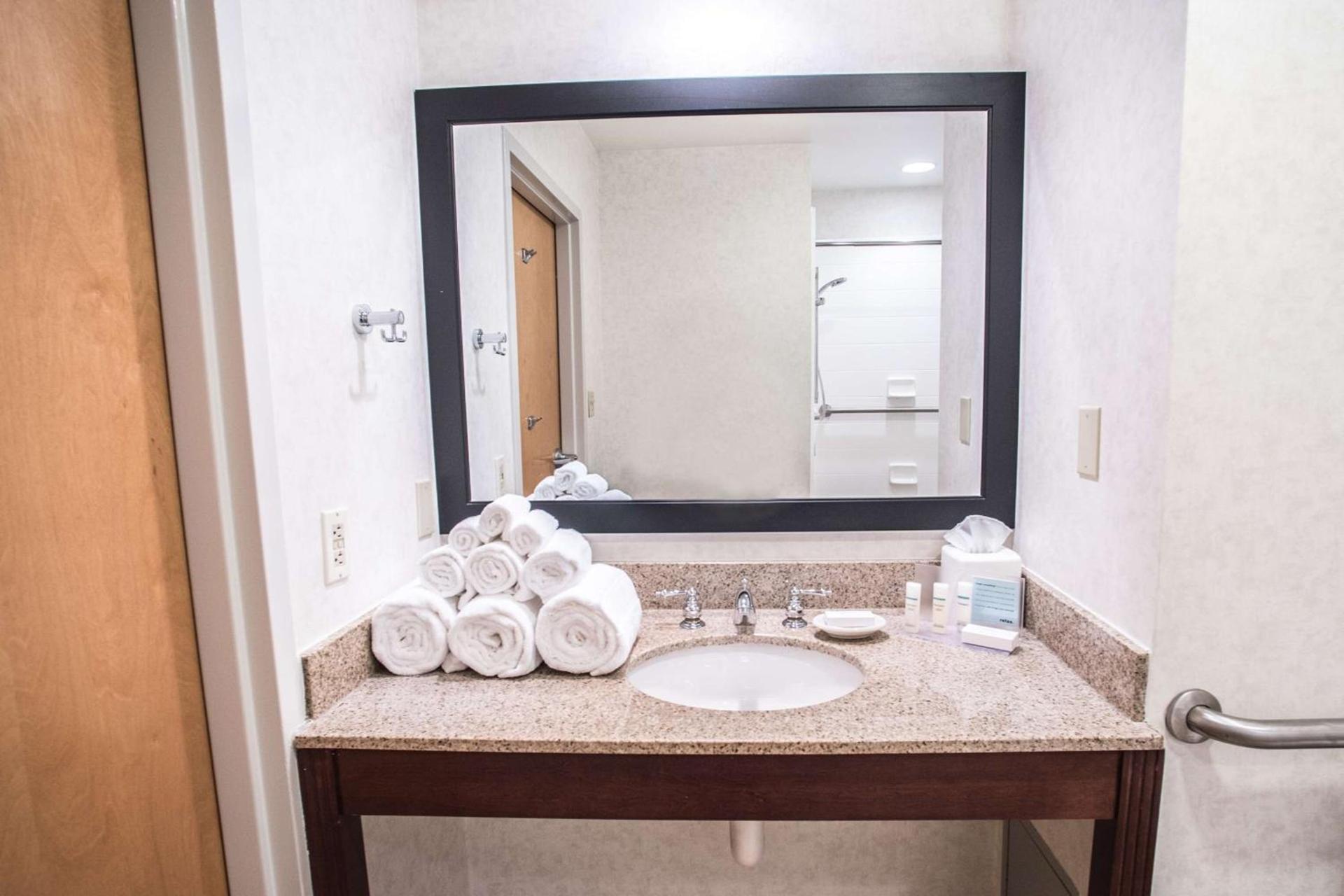 Hampton Inn Clarksville photo 33
