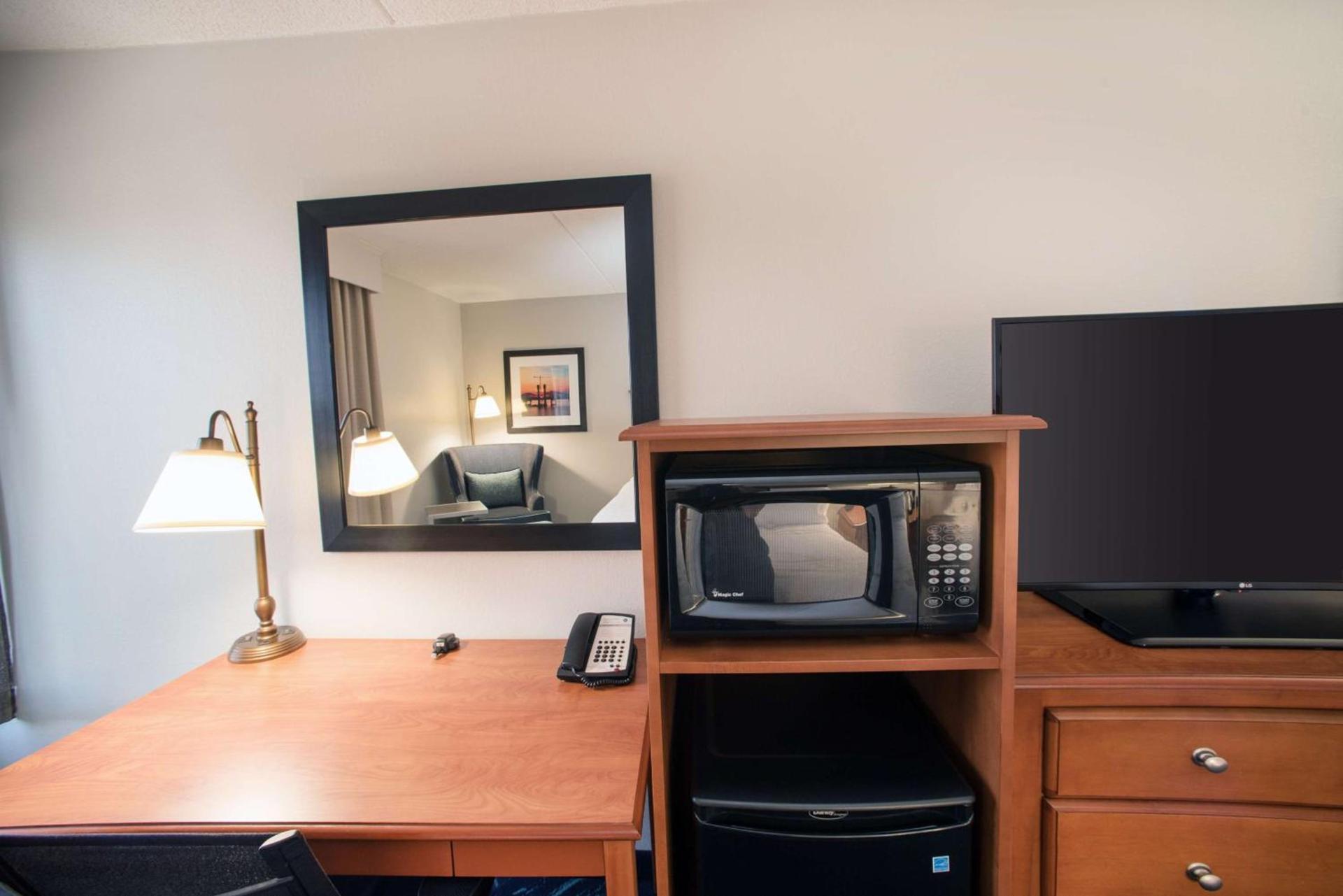 Hampton Inn Clarksville photo 34
