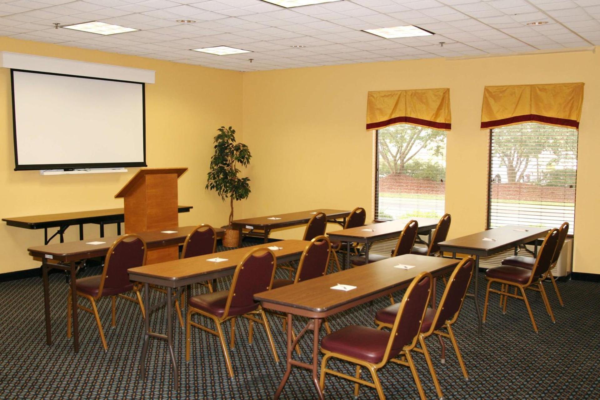 Hampton Inn Clarksville photo 40
