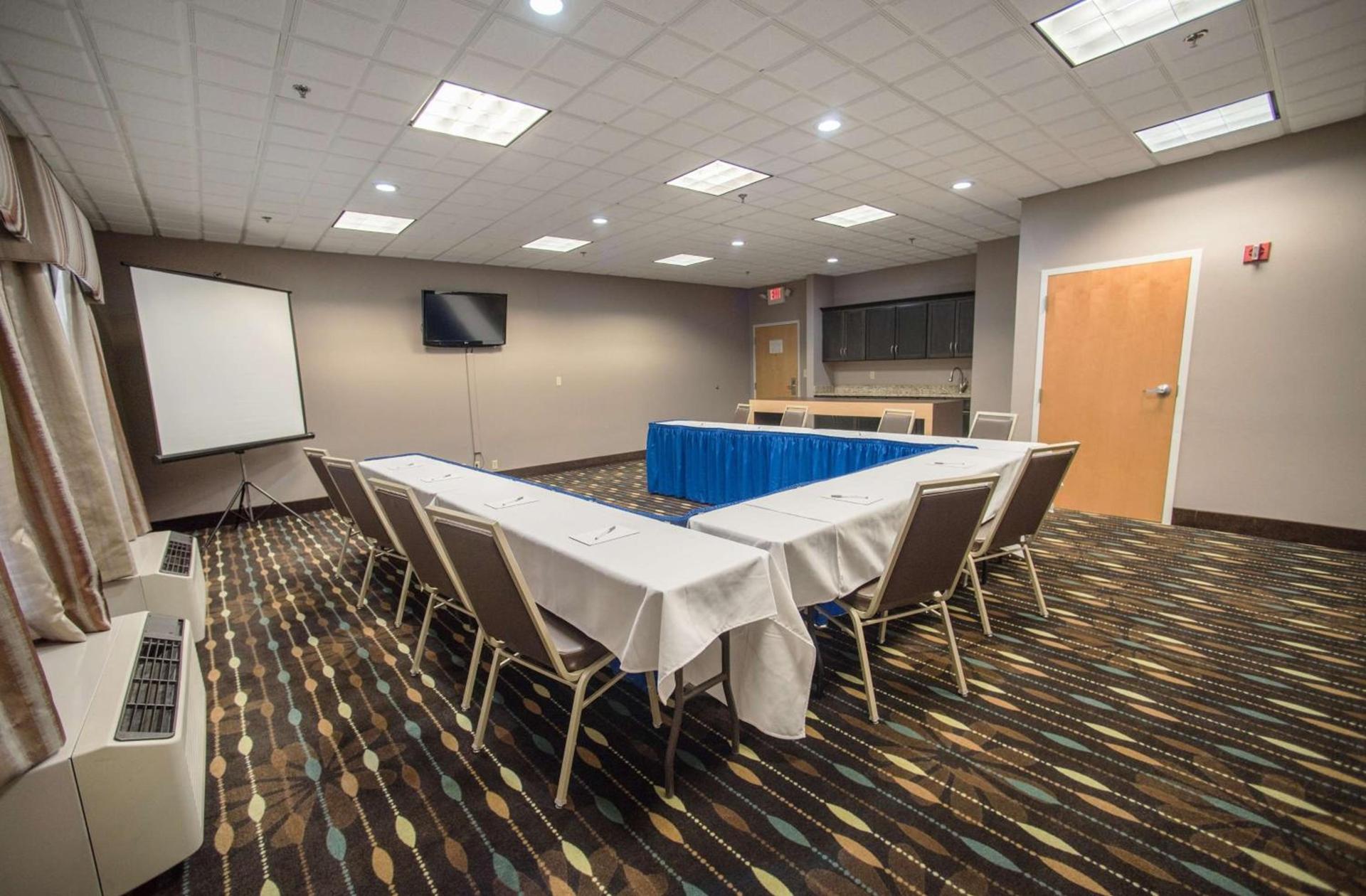 Hampton Inn Clarksville photo 44
