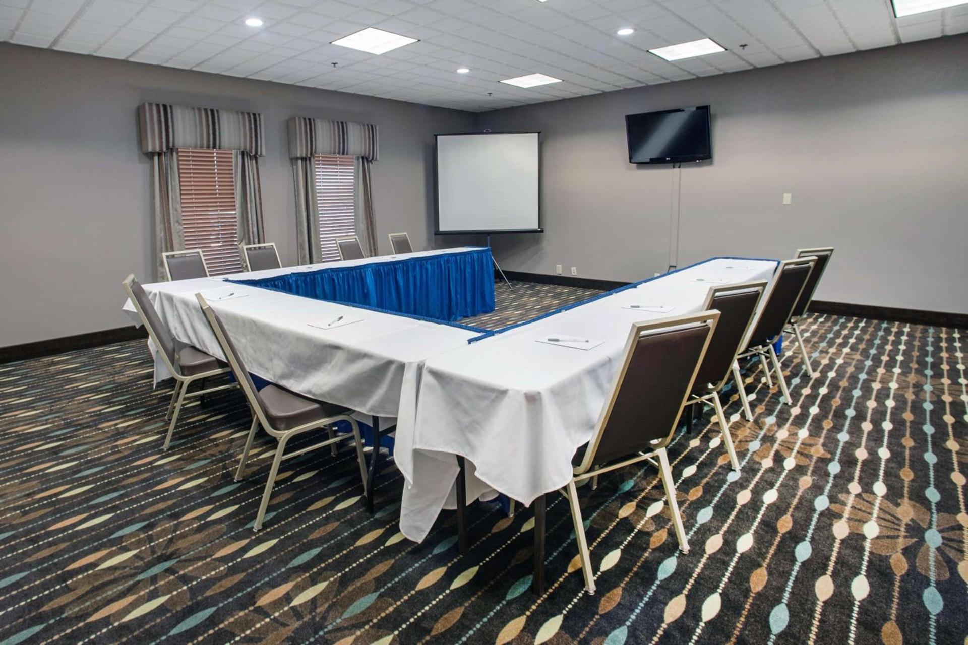 Hampton Inn Clarksville photo 45