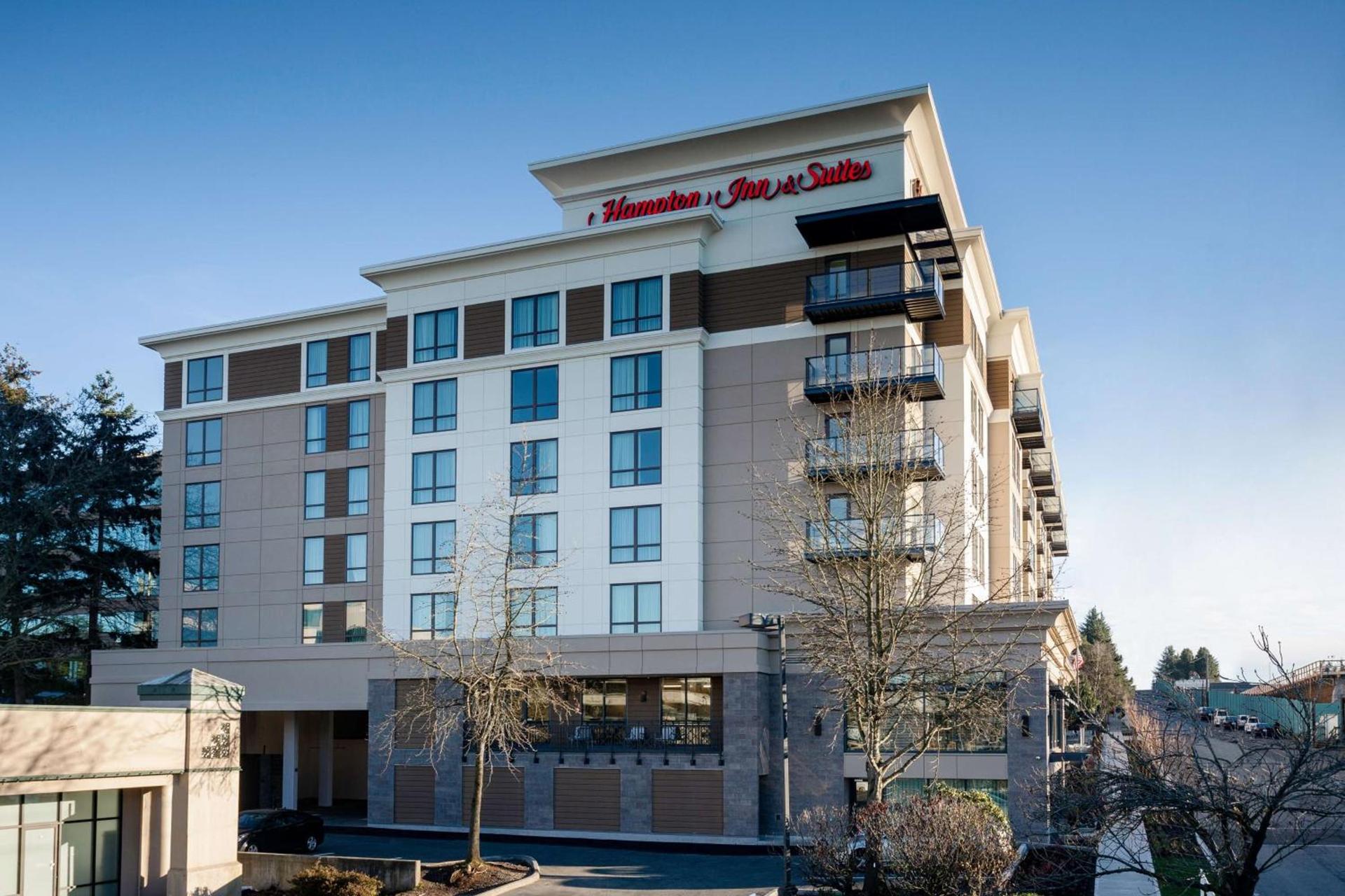 Hampton Inn & Suites by Hilton Seattle/Northgate photo 1