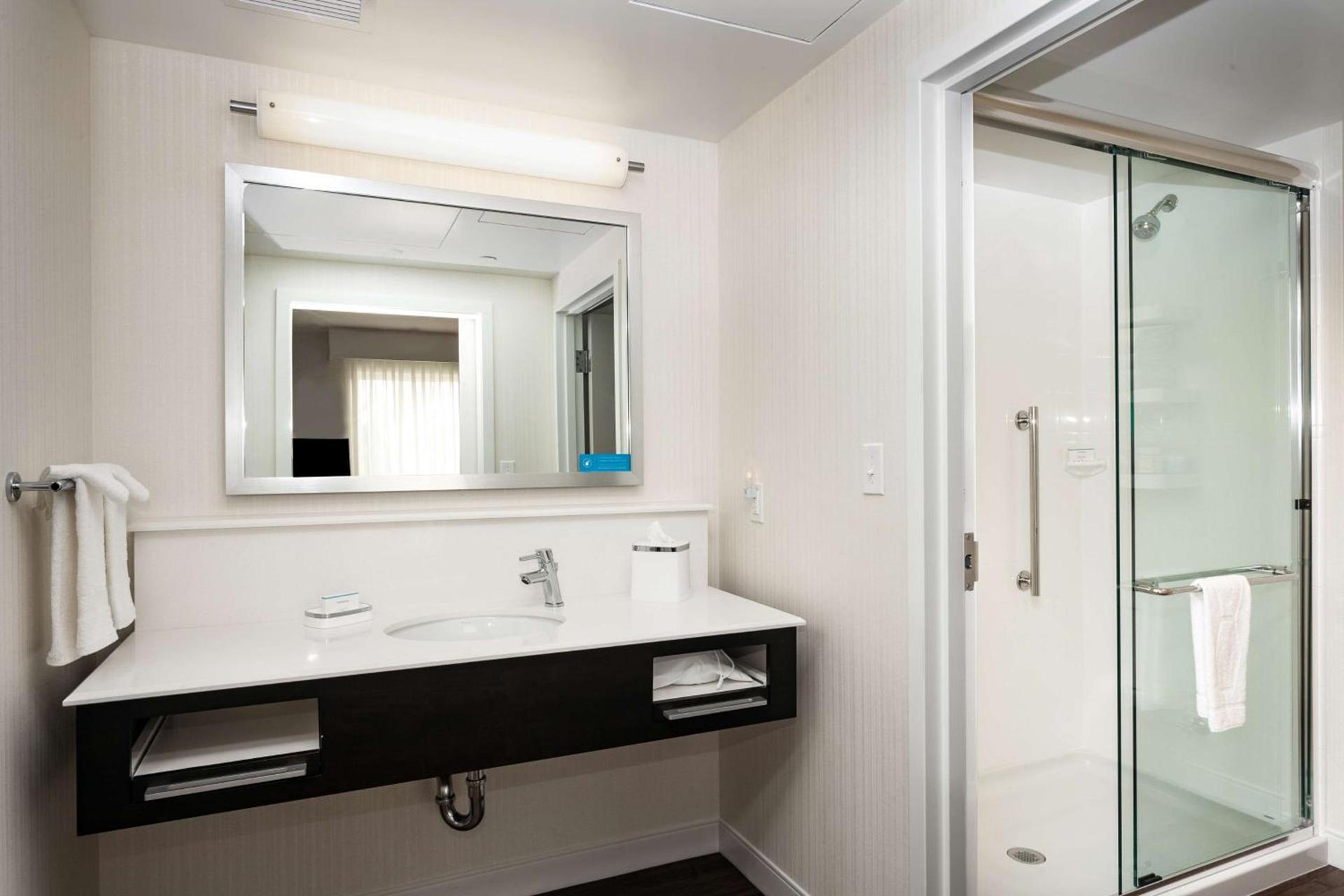 Hampton Inn & Suites by Hilton Seattle/Northgate photo 19