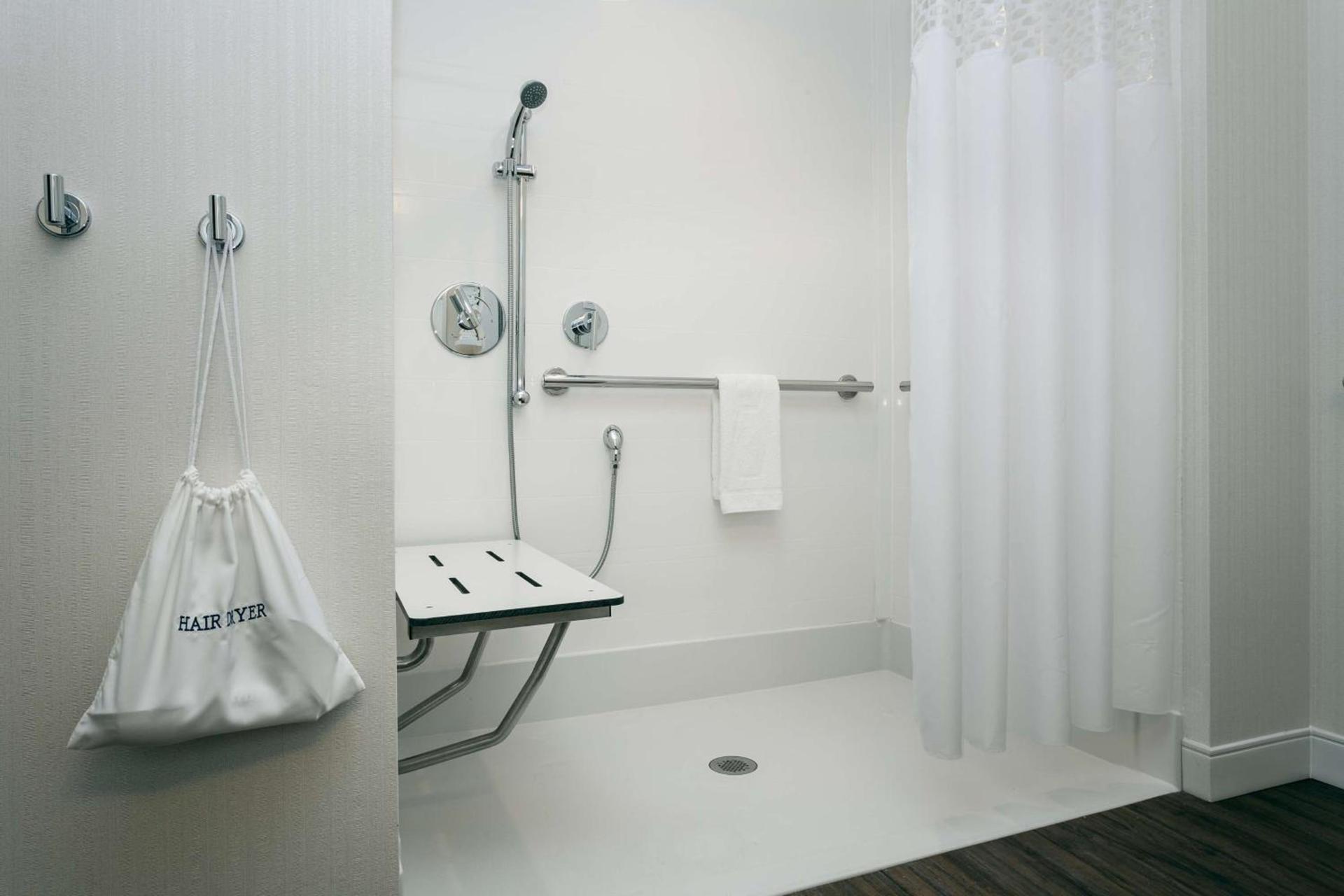 Hampton Inn & Suites by Hilton Seattle/Northgate photo 20