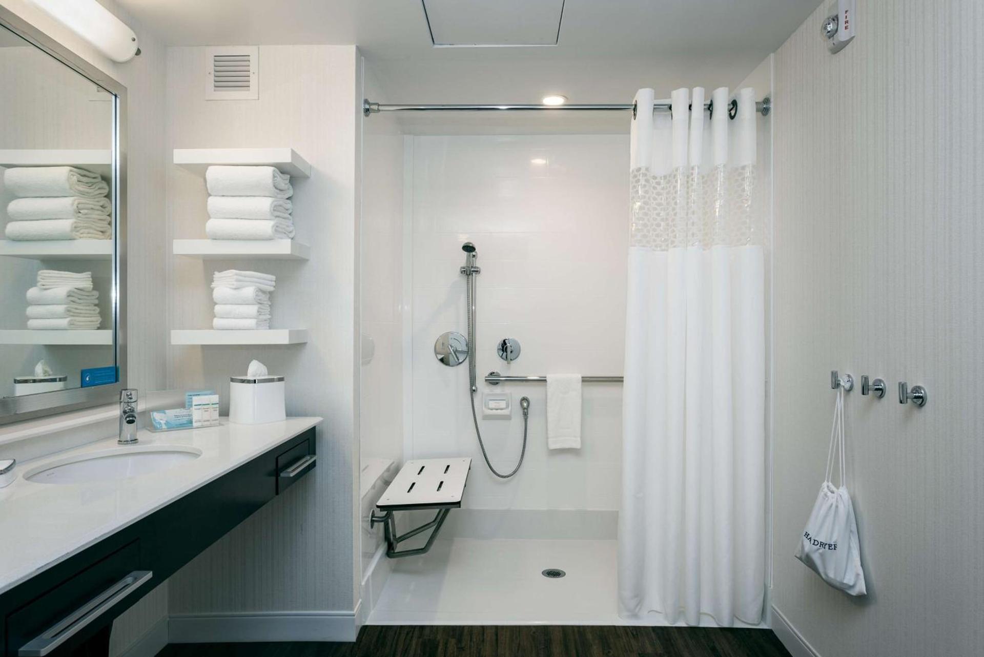 Hampton Inn & Suites by Hilton Seattle/Northgate photo 22