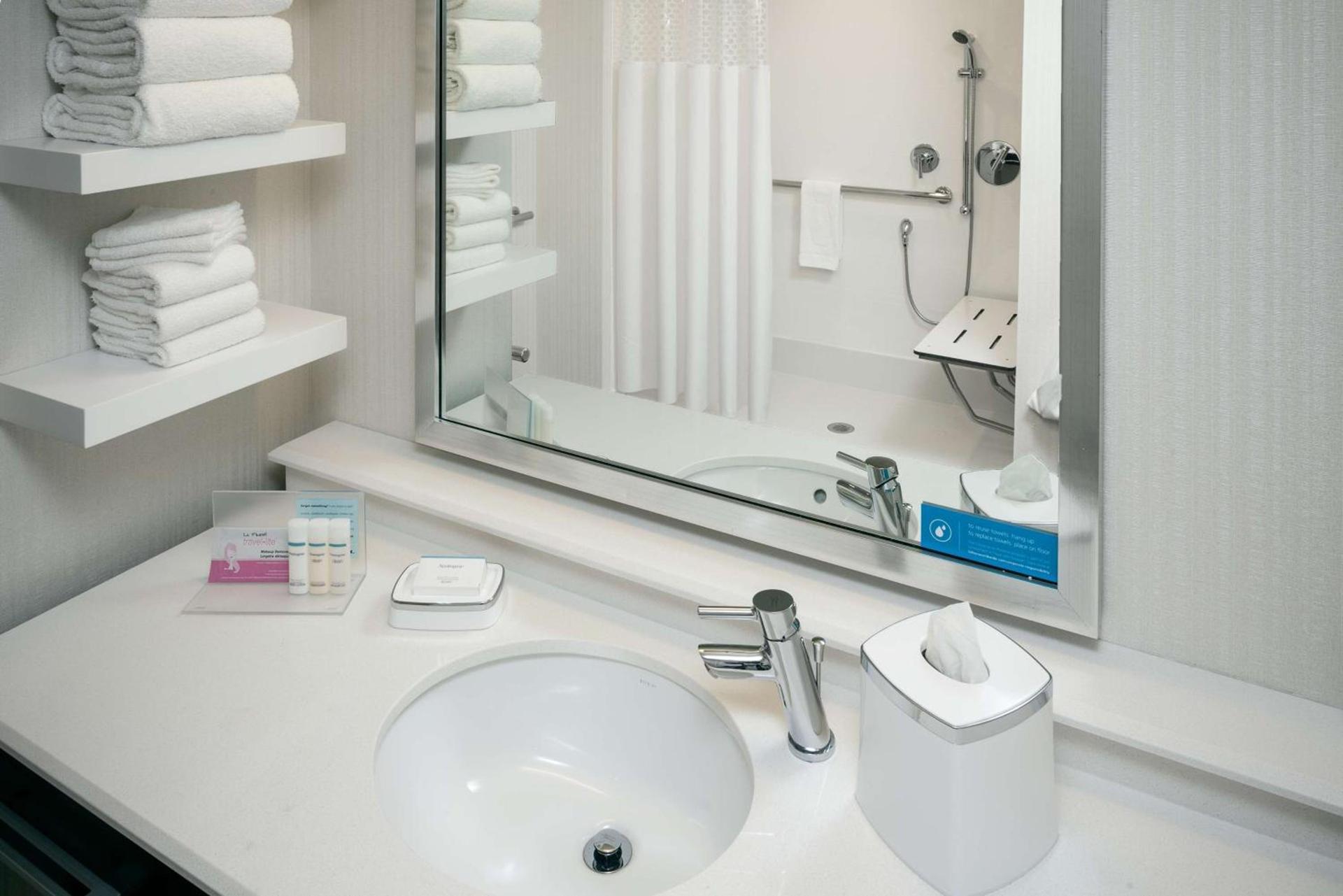 Hampton Inn & Suites by Hilton Seattle/Northgate photo 24