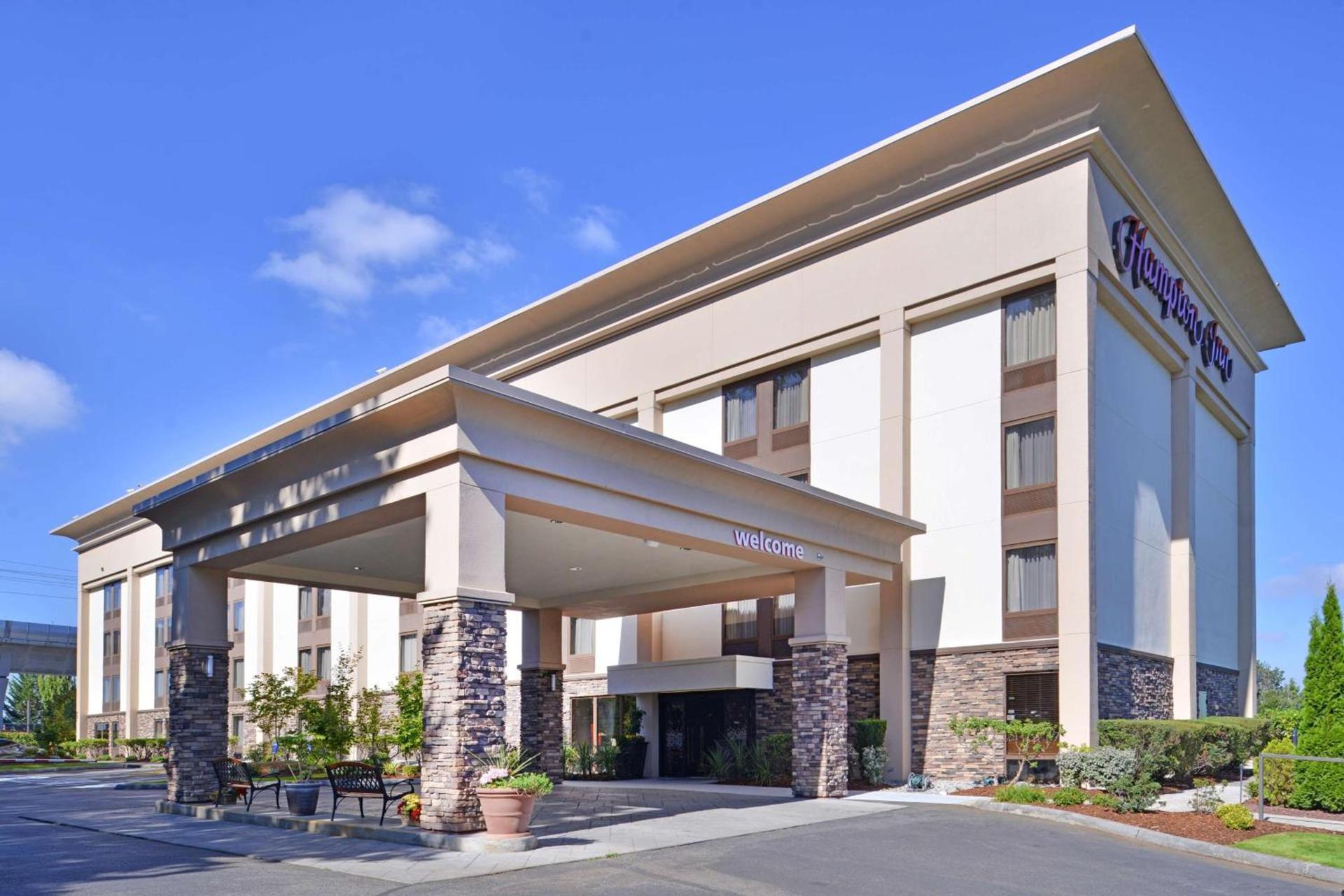 Hampton Inn Seattle Airport photo 2