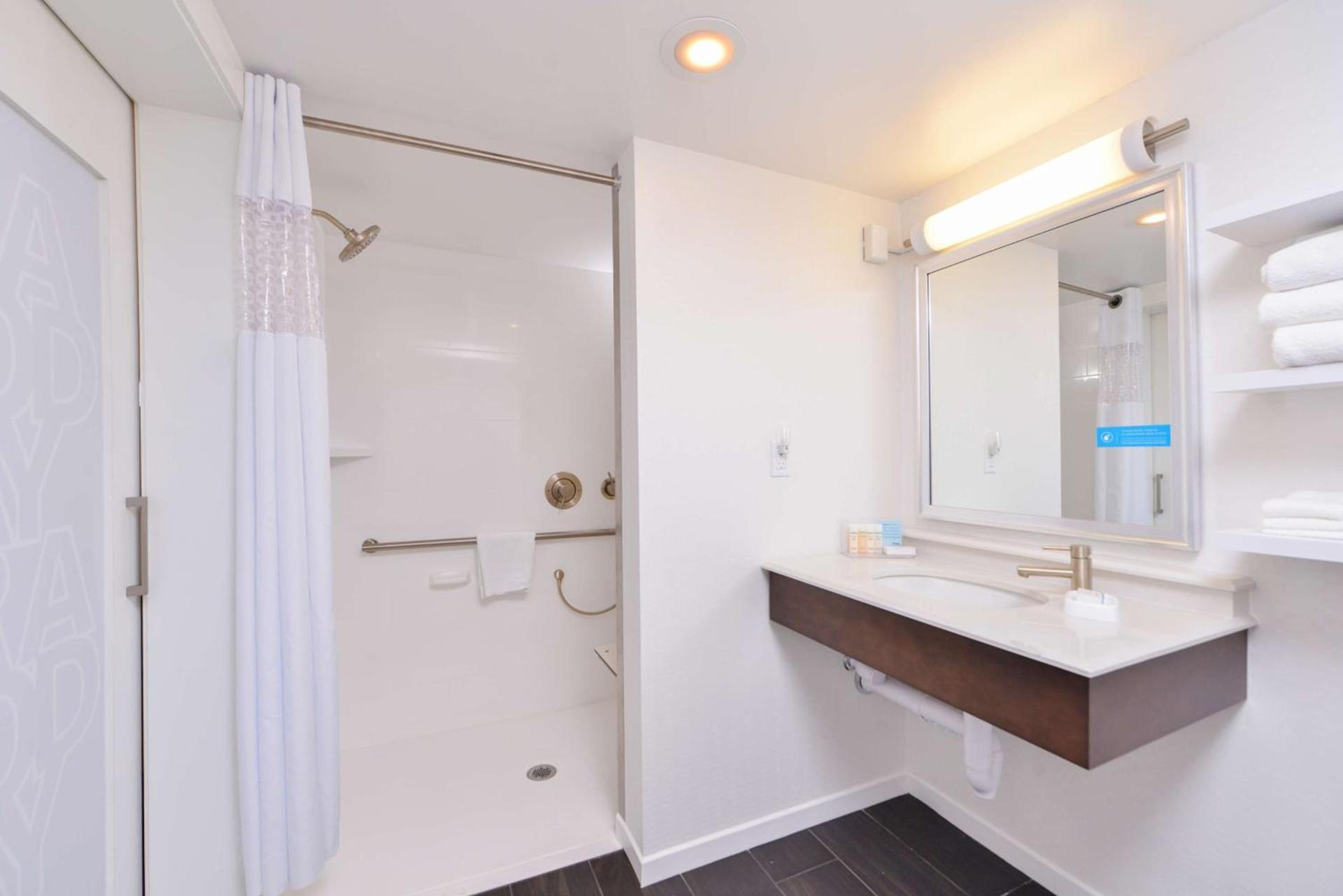 Hampton Inn Seattle Airport photo 31
