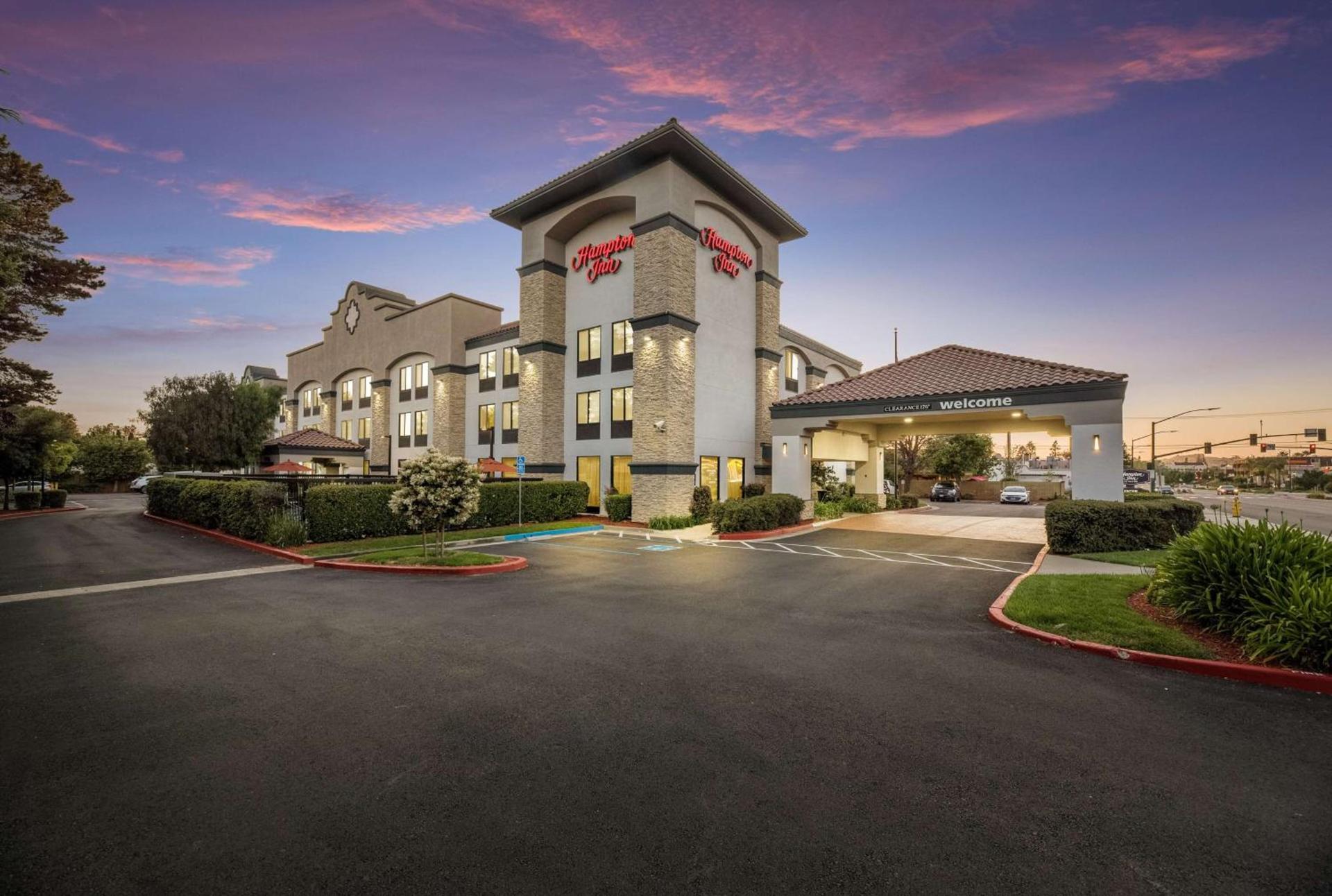 Hampton Inn Oakland-Hayward photo 6