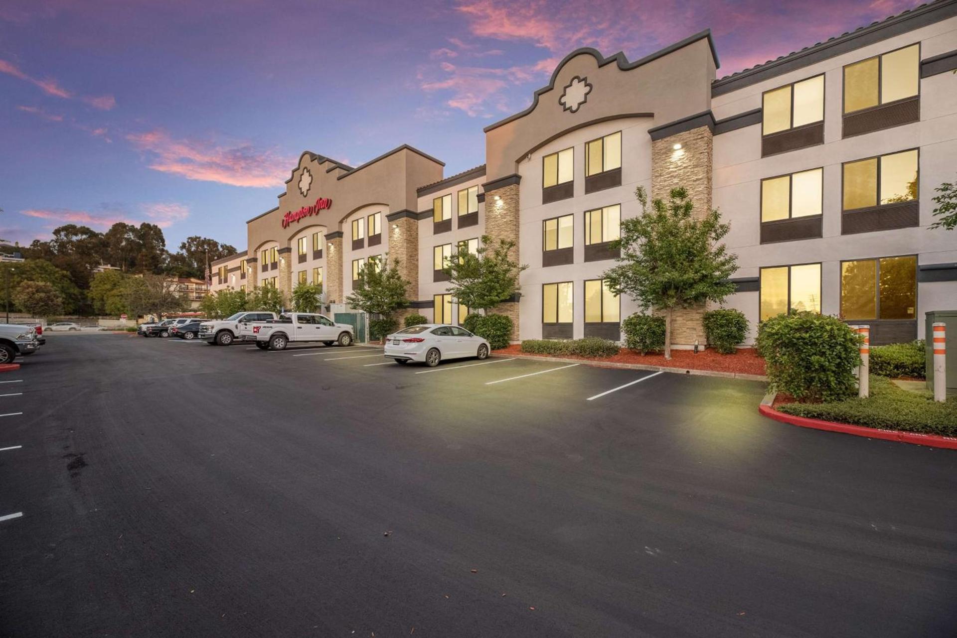 Hampton Inn Oakland-Hayward photo 8