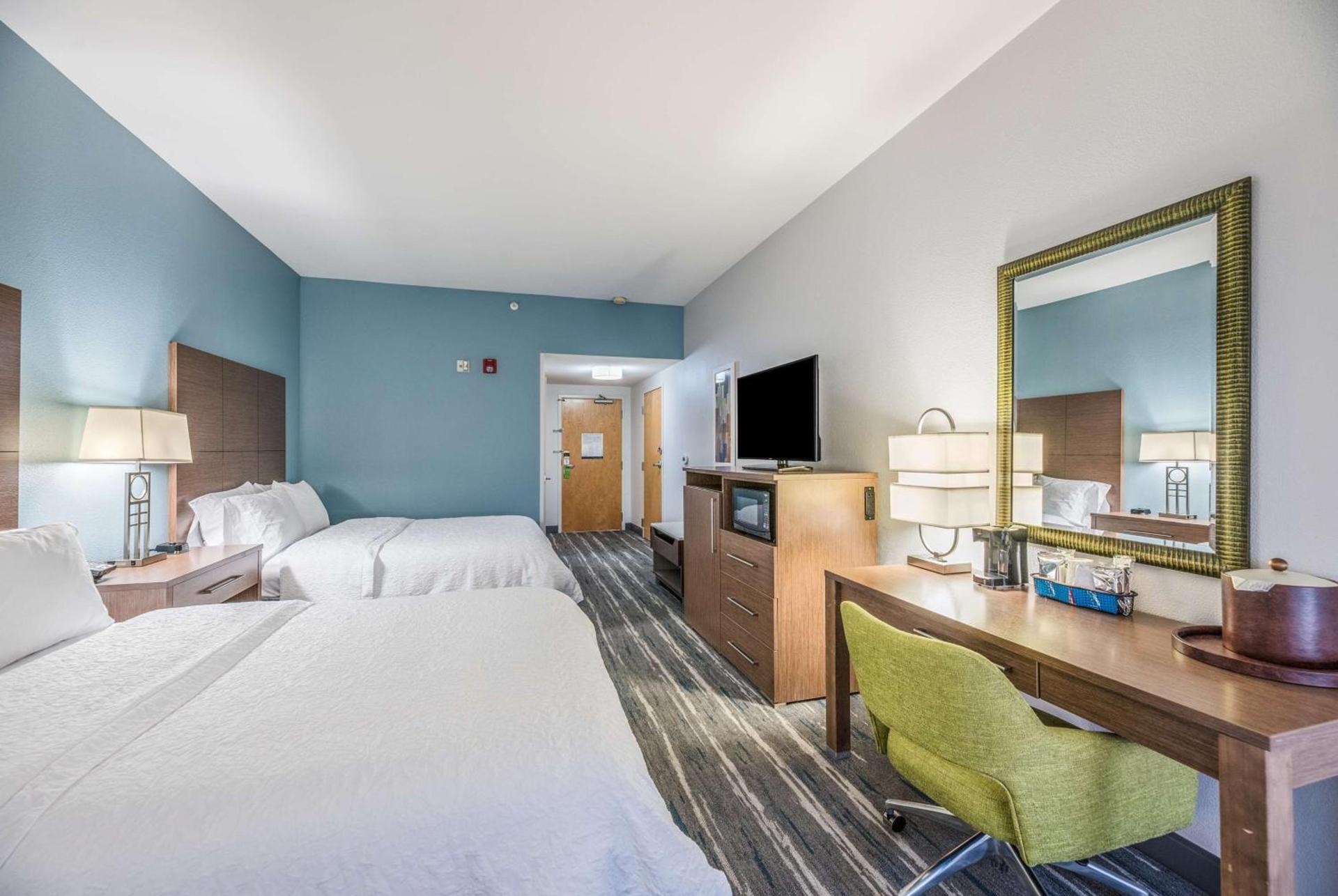 Hampton Inn Oakland-Hayward photo 28