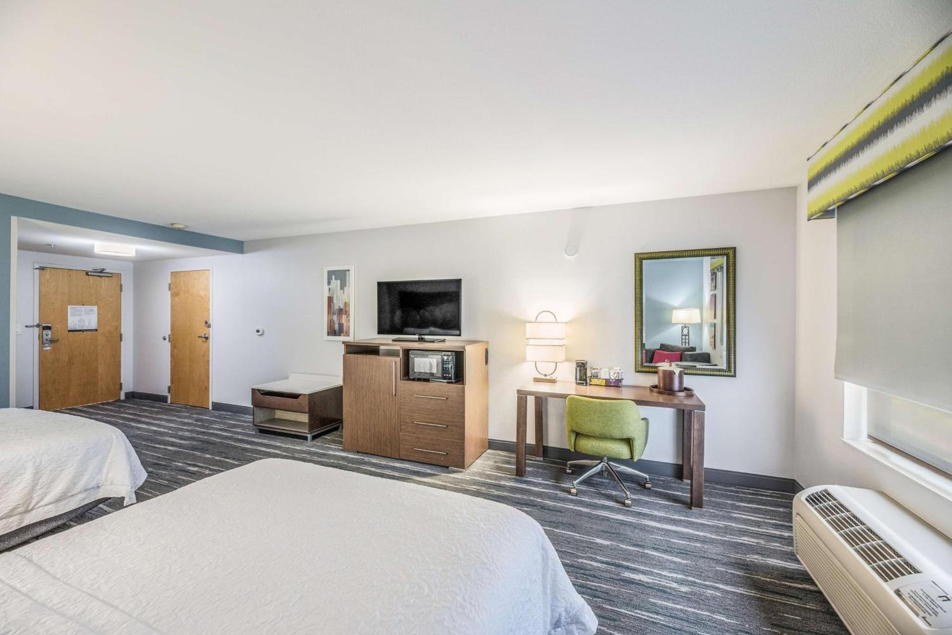 Hampton Inn Oakland-Hayward photo 34