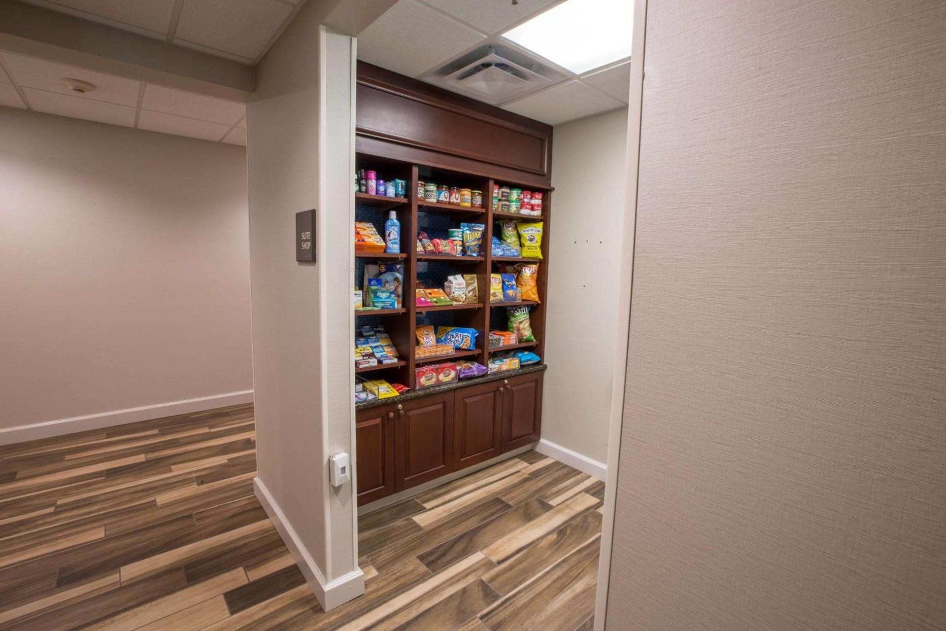 Hampton Inn & Suites Berkshires-Lenox photo 12