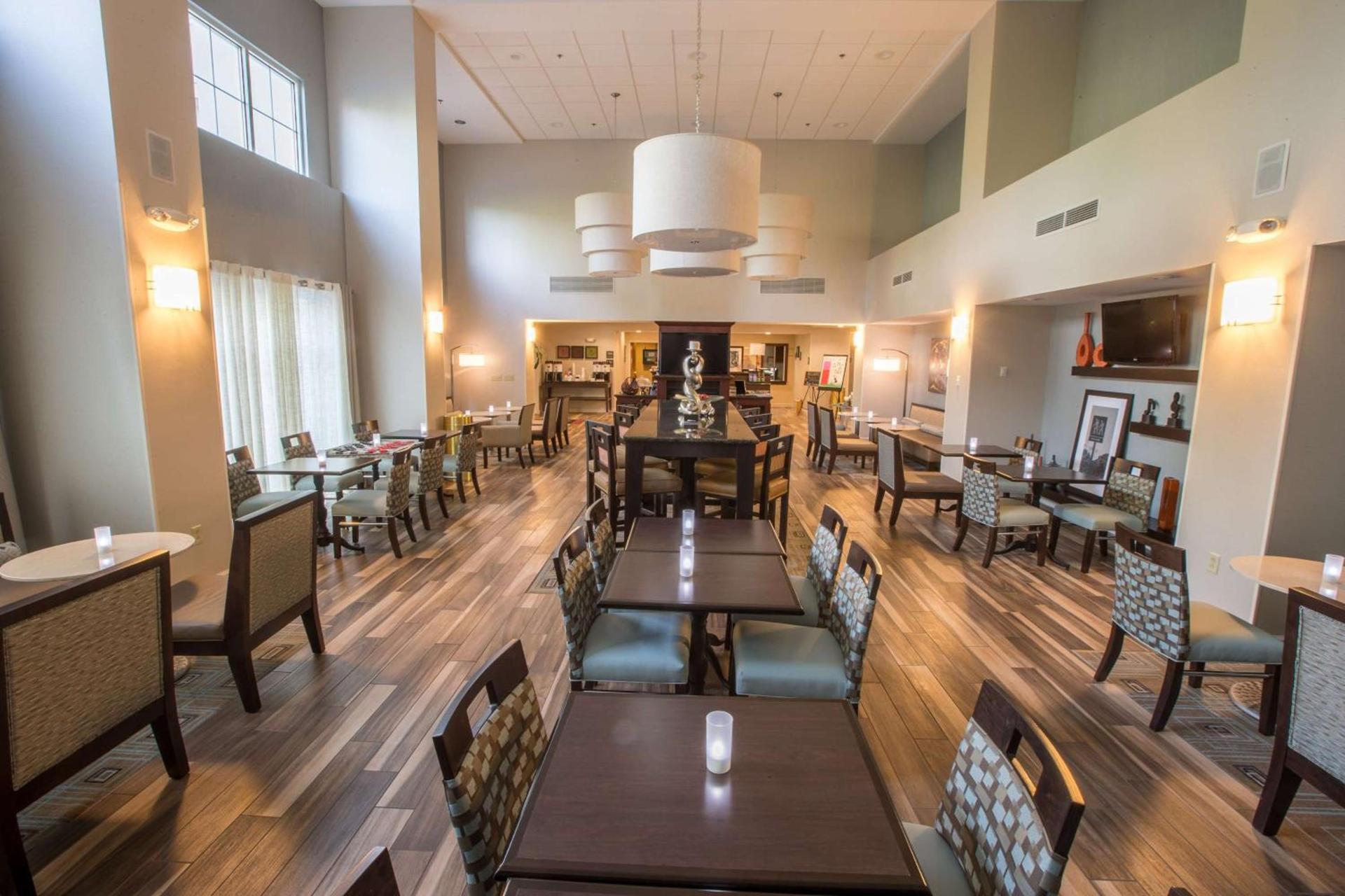 Hampton Inn & Suites Berkshires-Lenox photo 13