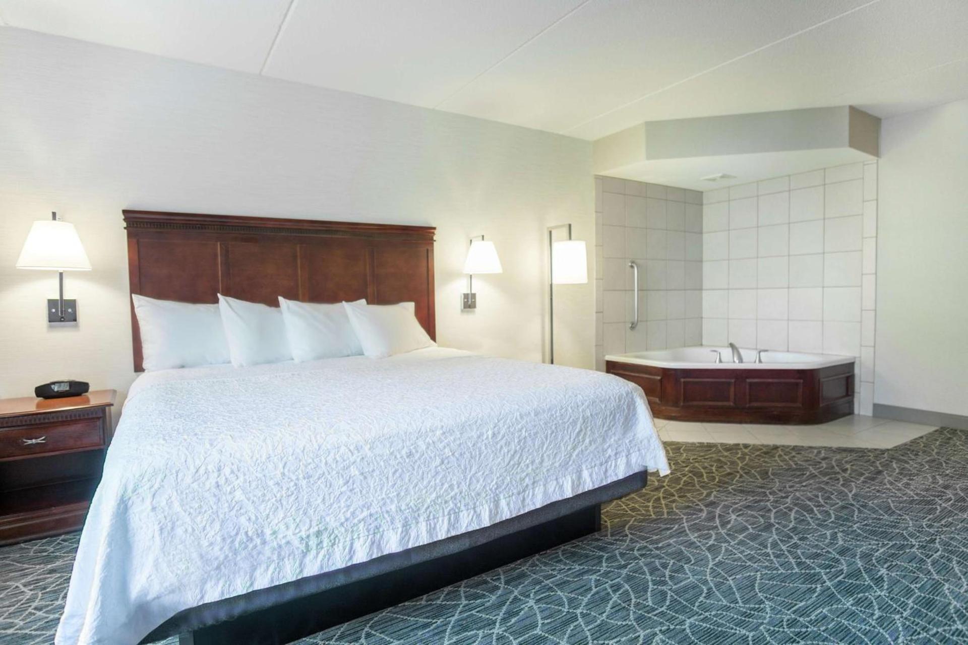 Hampton Inn & Suites Berkshires-Lenox photo 24