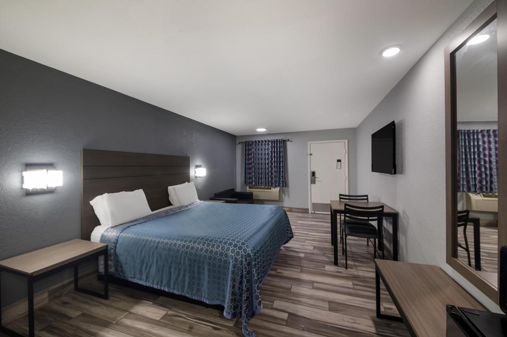 Americas Best Value Inn Buda photo 2