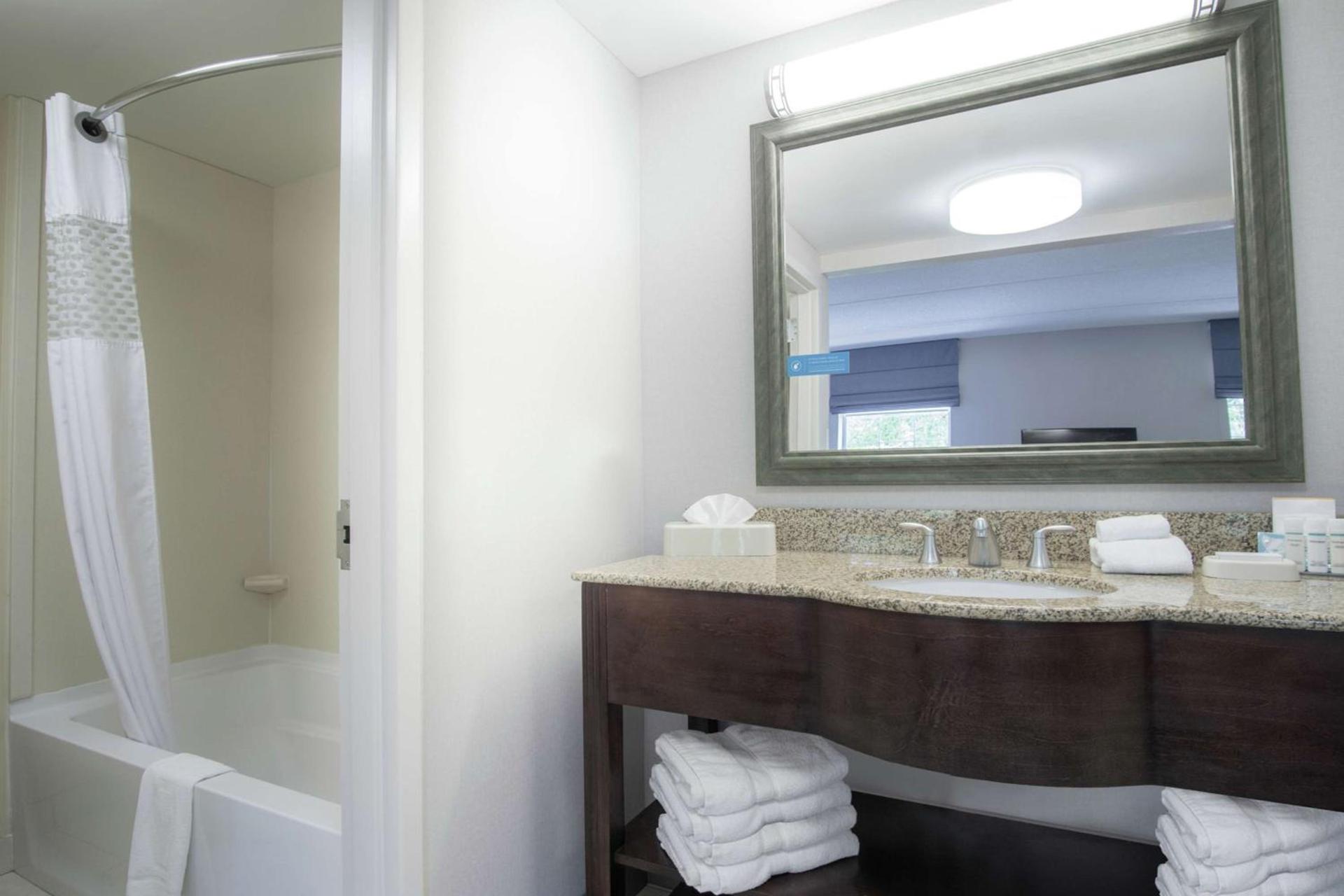 Hampton Inn & Suites Berkshires-Lenox photo 38