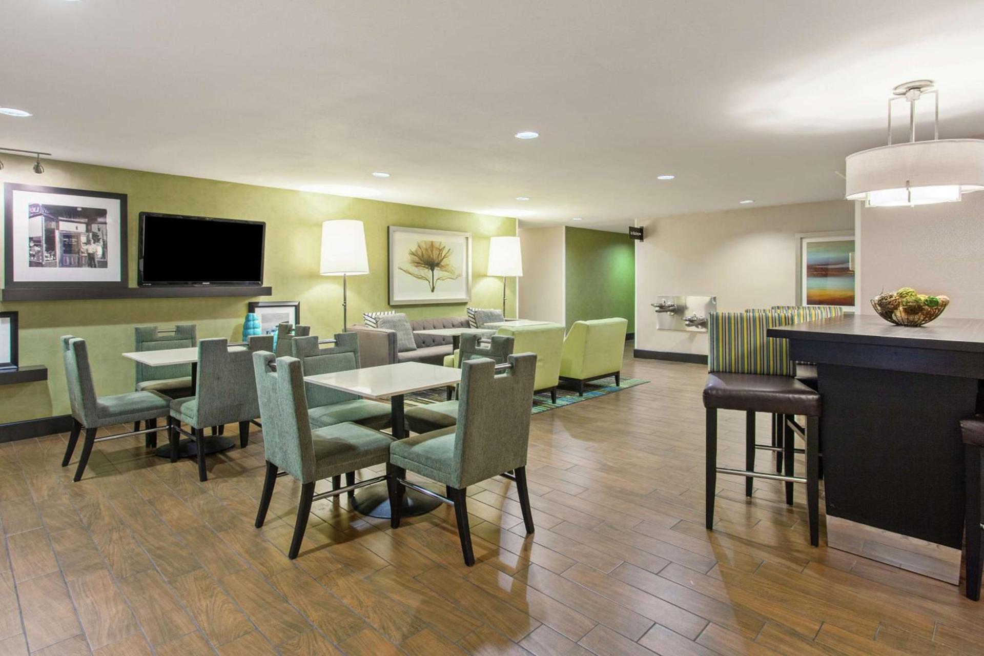 Hampton Inn Morgan Hill photo 18