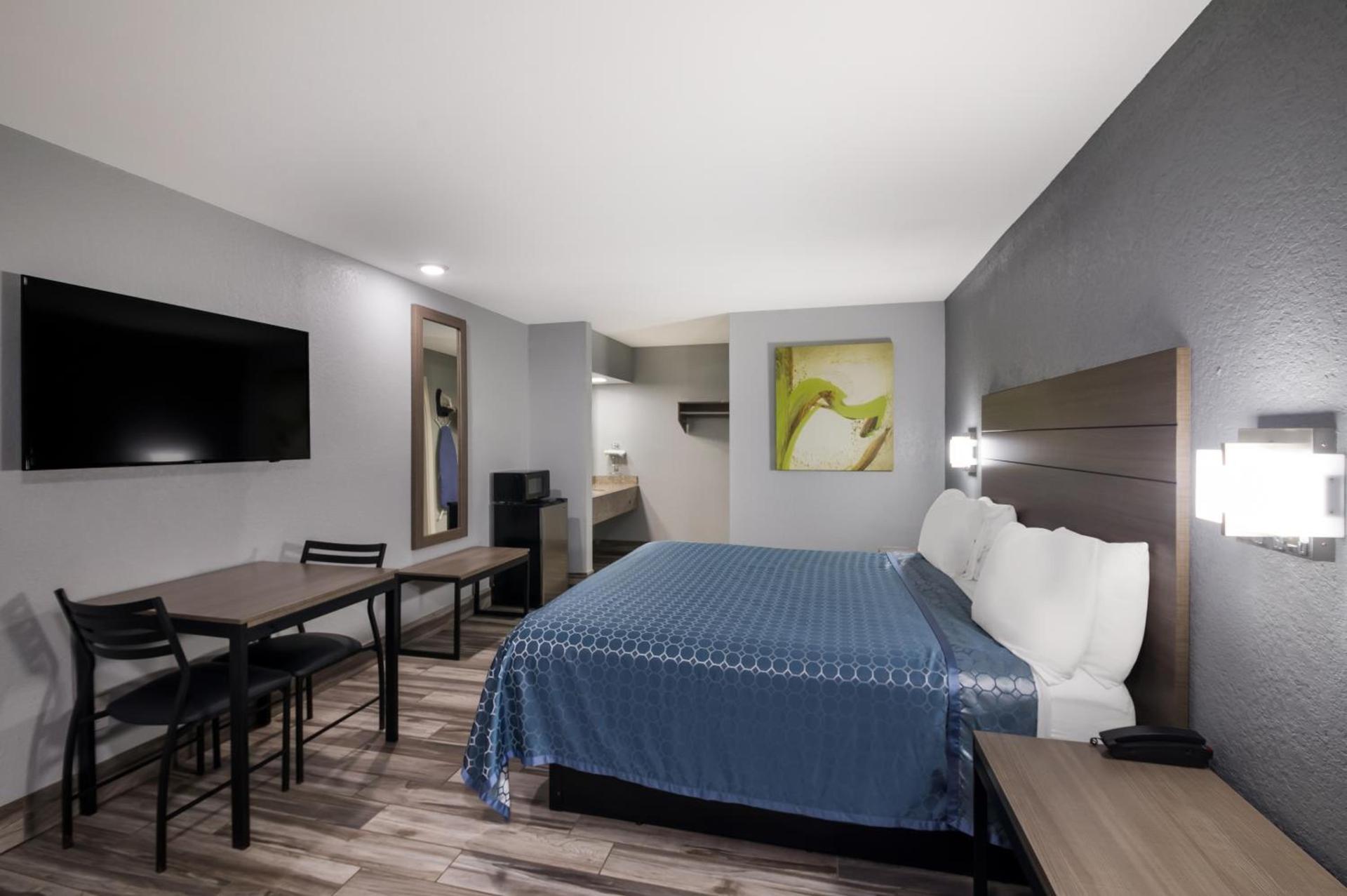 Americas Best Value Inn Buda photo 5