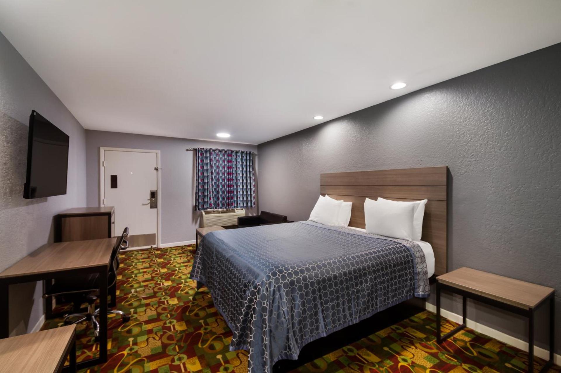Americas Best Value Inn Buda photo 8