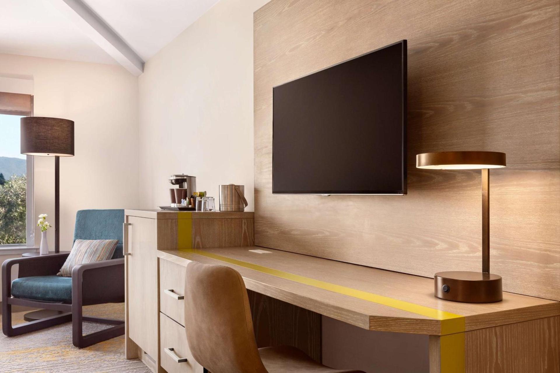 DoubleTree by Hilton Campbell - Pruneyard Plaza photo 15
