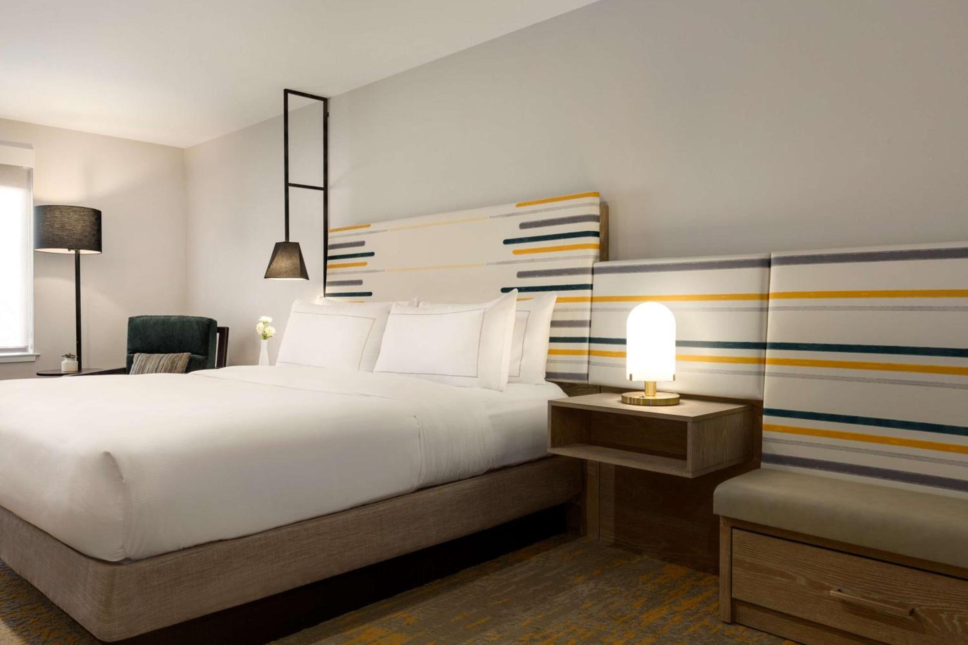 DoubleTree by Hilton Campbell - Pruneyard Plaza photo 17
