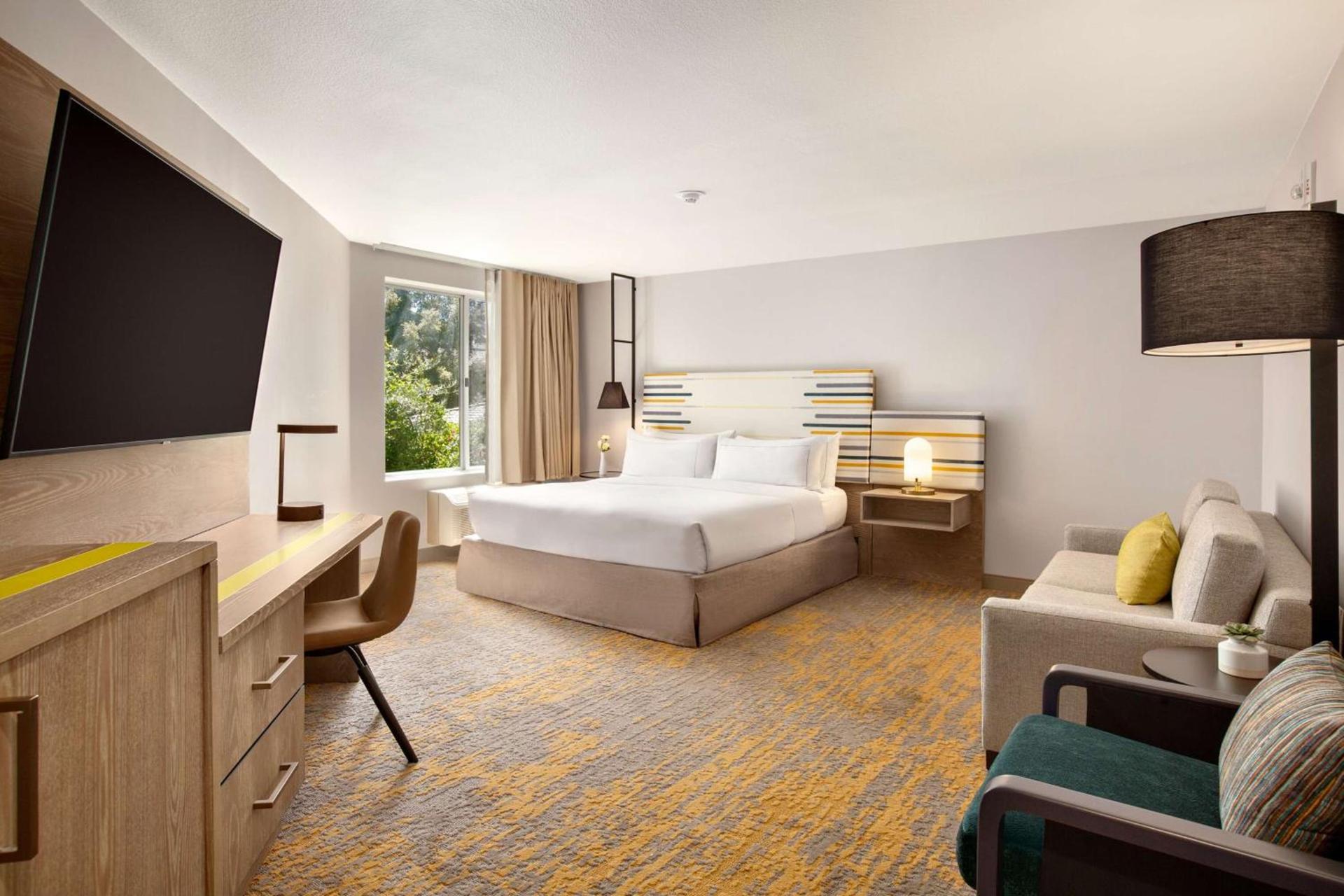 DoubleTree by Hilton Campbell - Pruneyard Plaza photo 23
