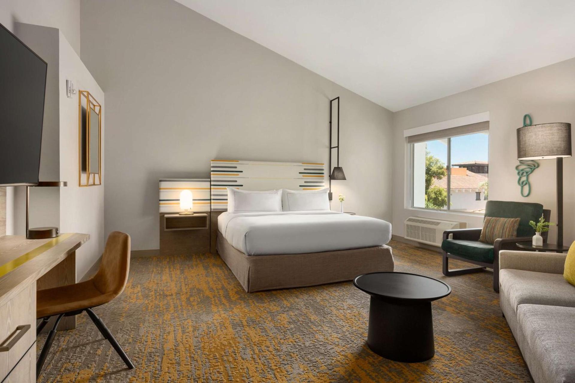 DoubleTree by Hilton Campbell - Pruneyard Plaza photo 24