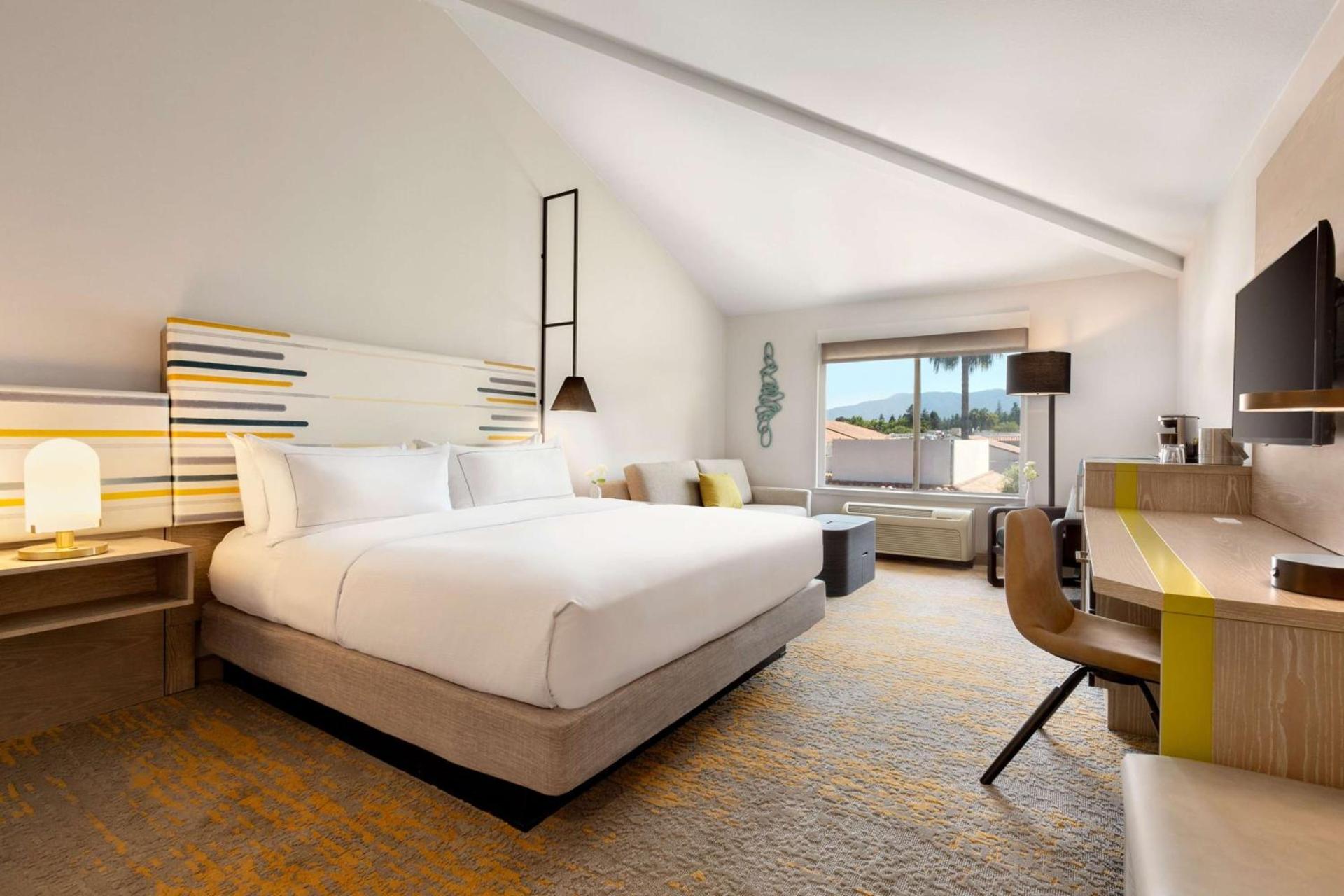 DoubleTree by Hilton Campbell - Pruneyard Plaza photo 36