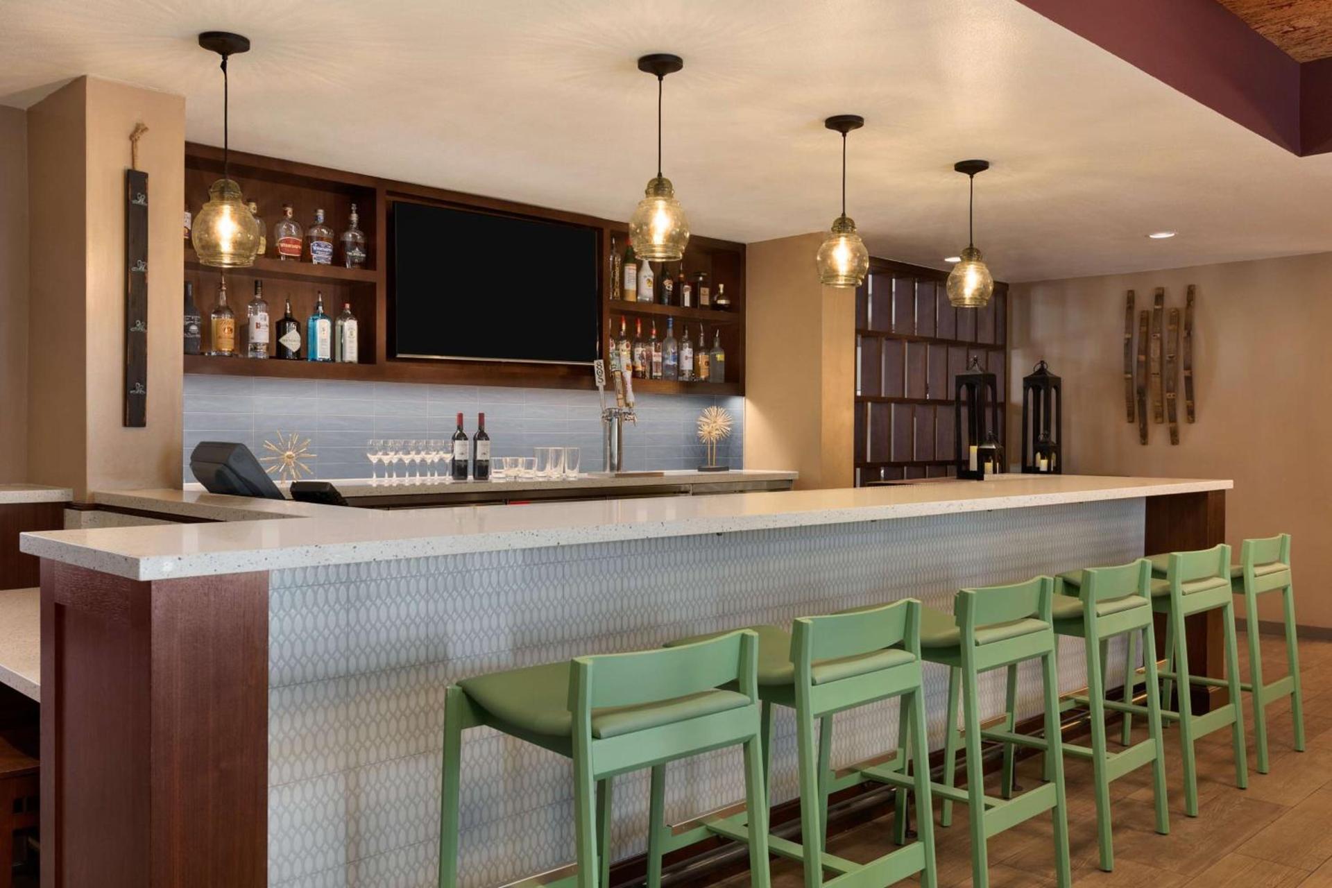 DoubleTree by Hilton Campbell - Pruneyard Plaza photo 48