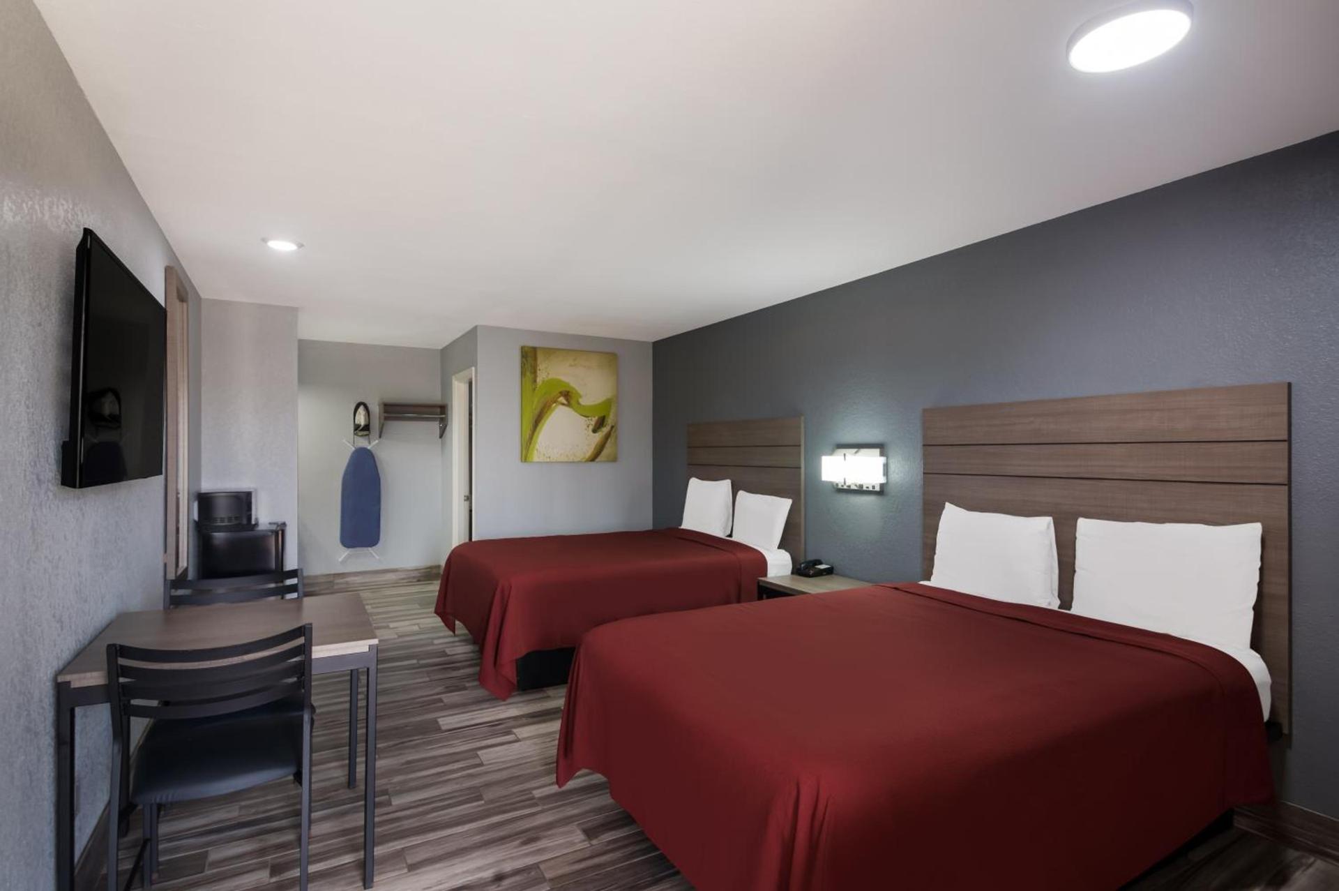 Americas Best Value Inn Buda photo 12