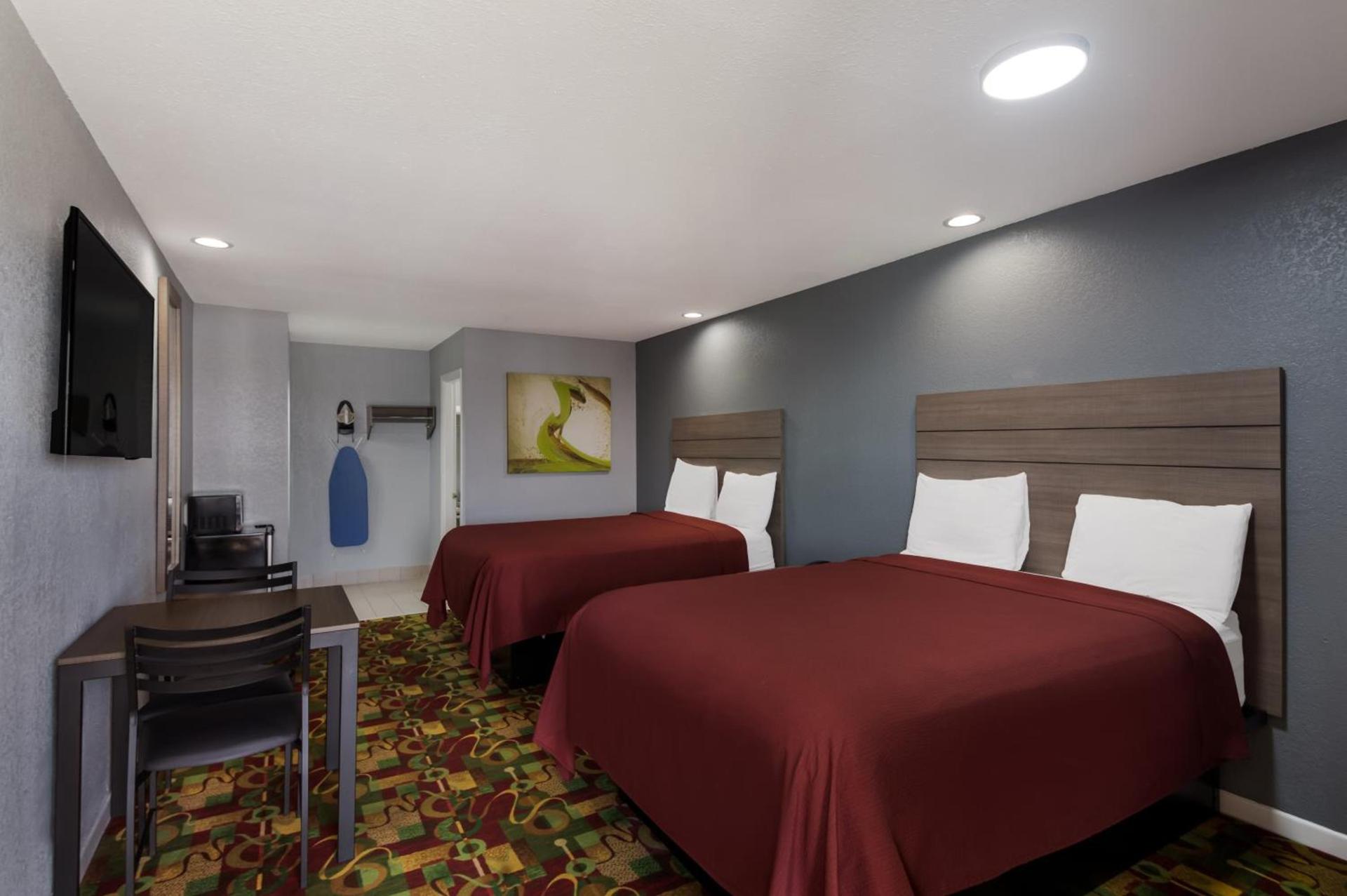 Americas Best Value Inn Buda photo 11