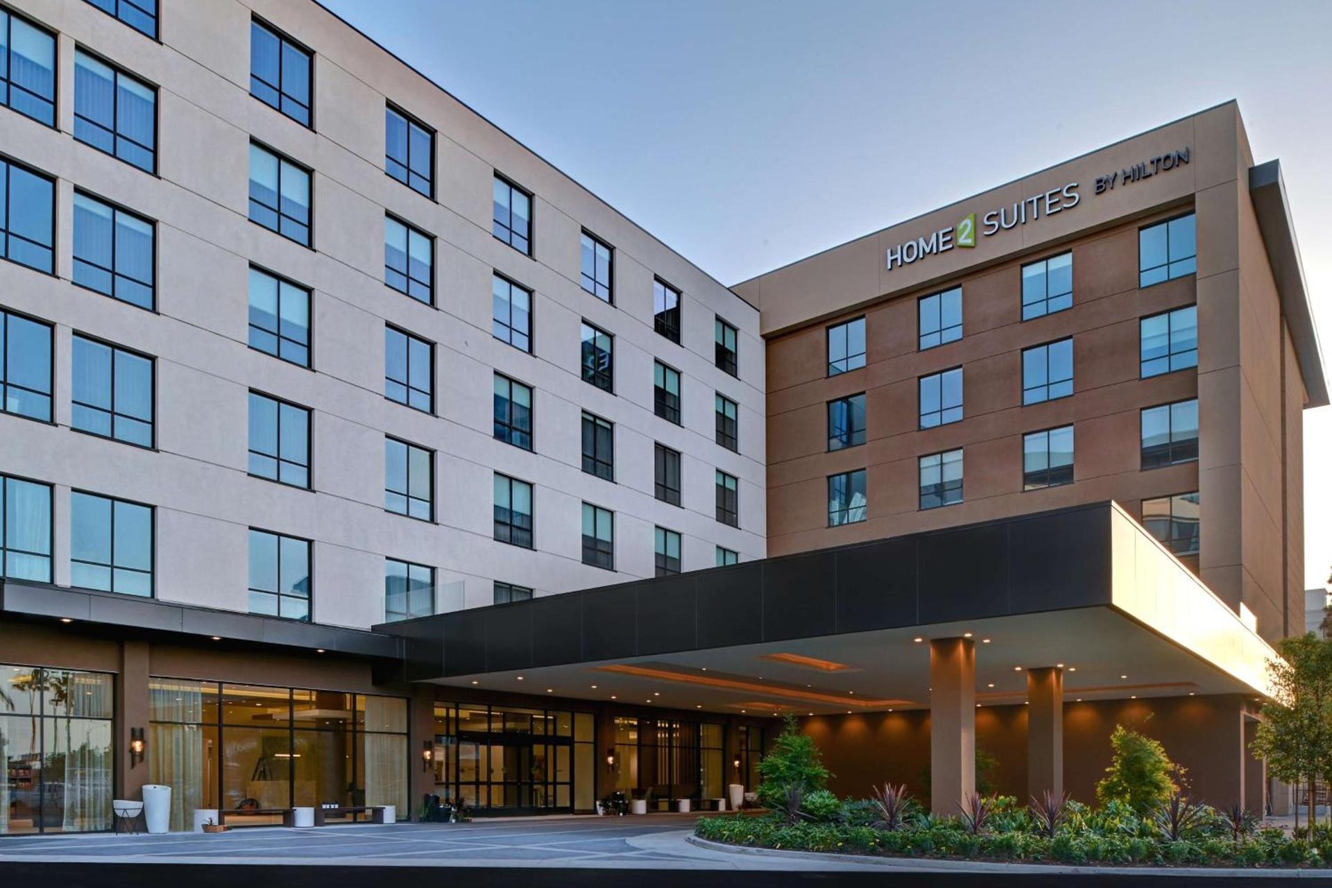 Home2 Suites By Hilton Anaheim Resort photo 2